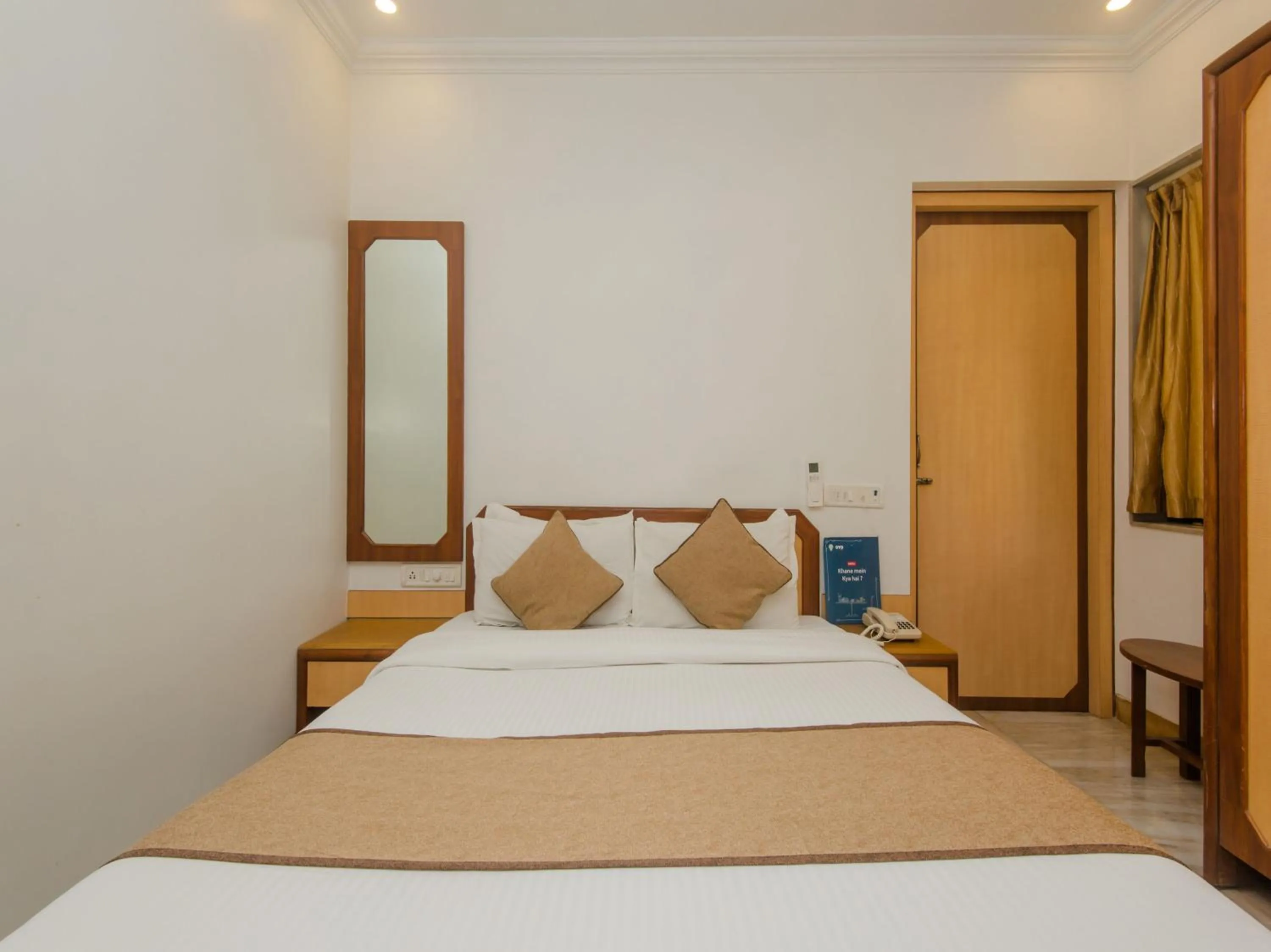 Bedroom, Bed in Accord Hotel