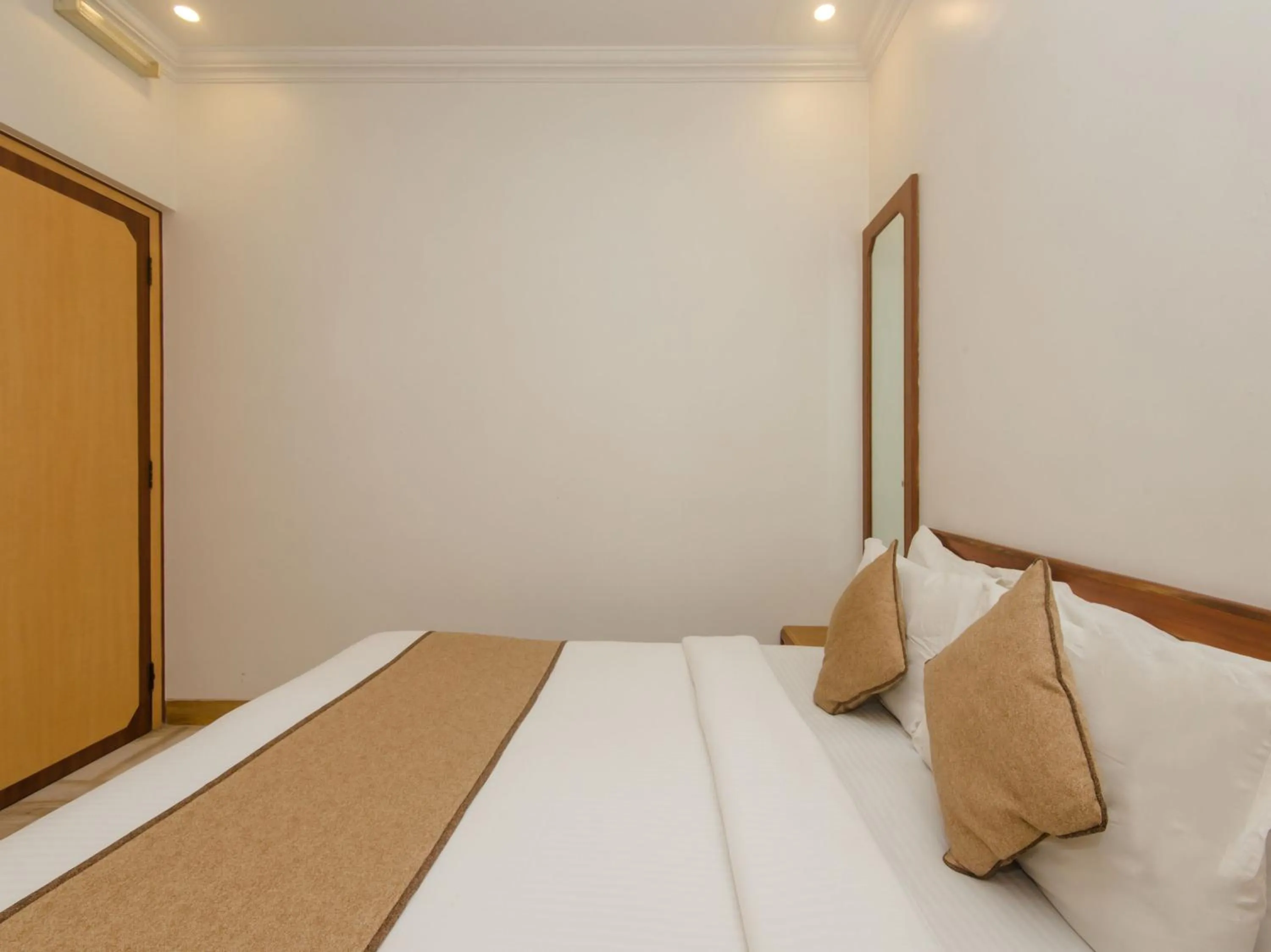 Bedroom, Bed in Accord Hotel