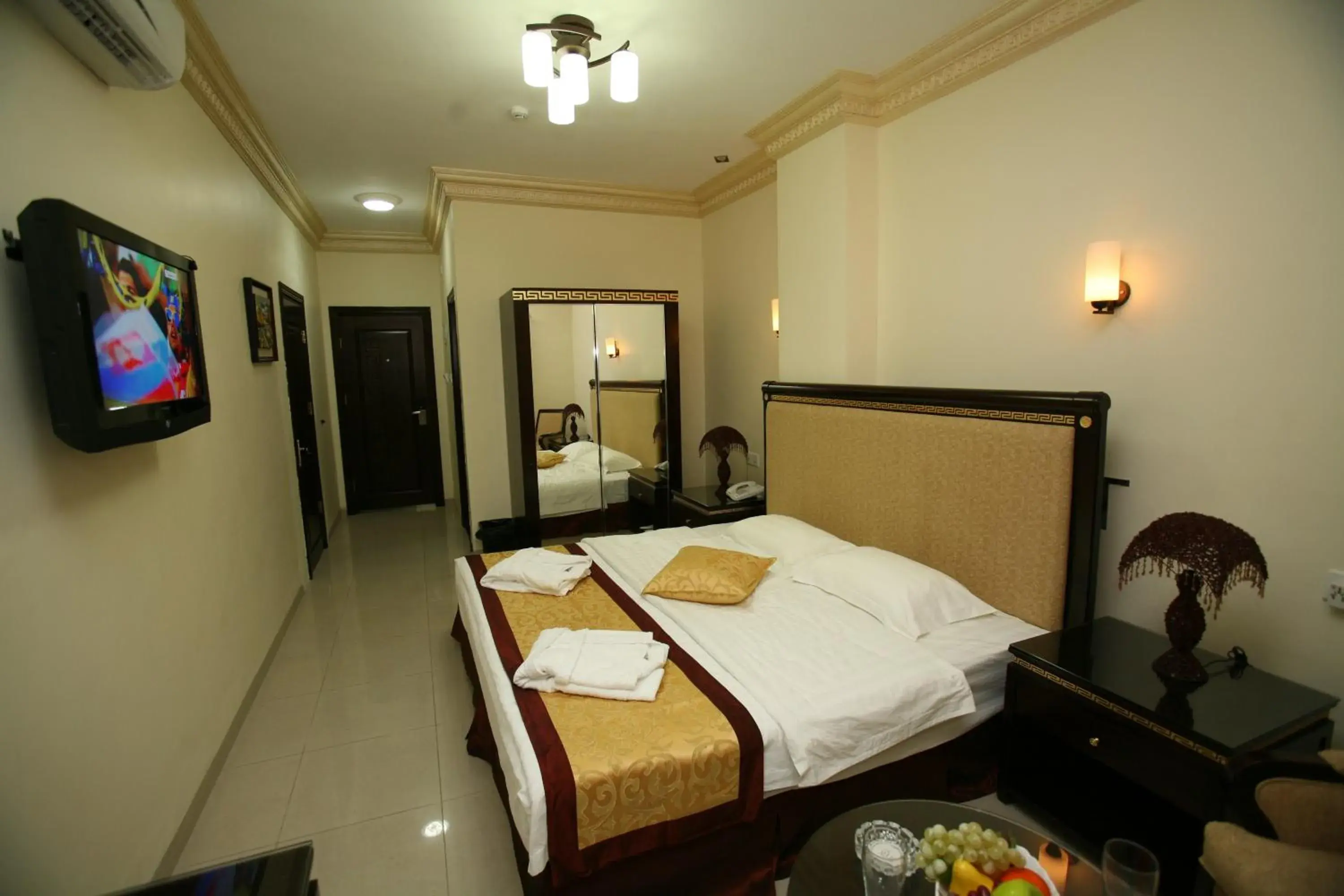 King Room in Cedar Hotel King Room in Cedar Hotel