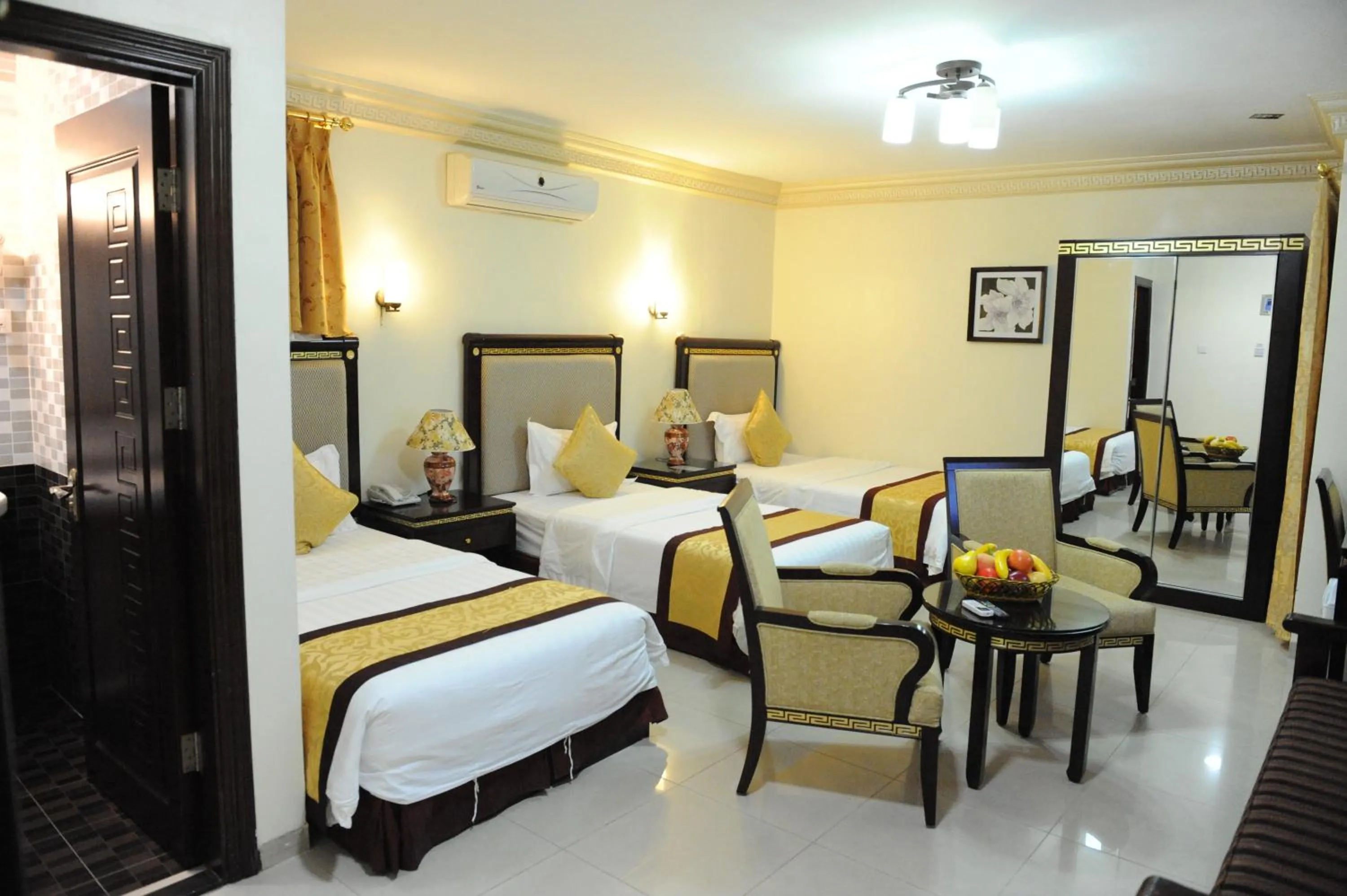 Photo of the whole room, Bed in Cedar Hotel