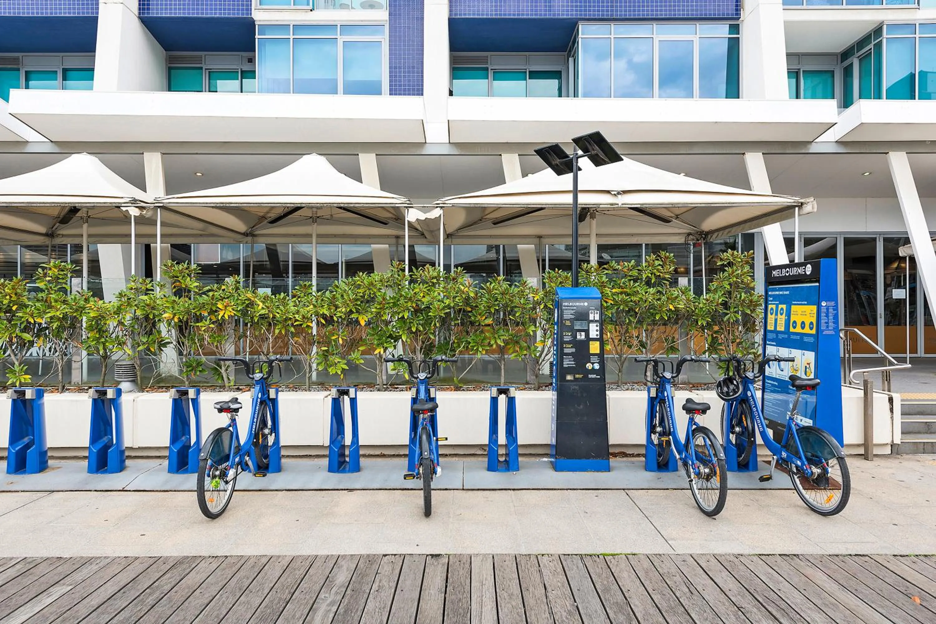 Cycling in Docklands Private Collection - City Harbour Apartments