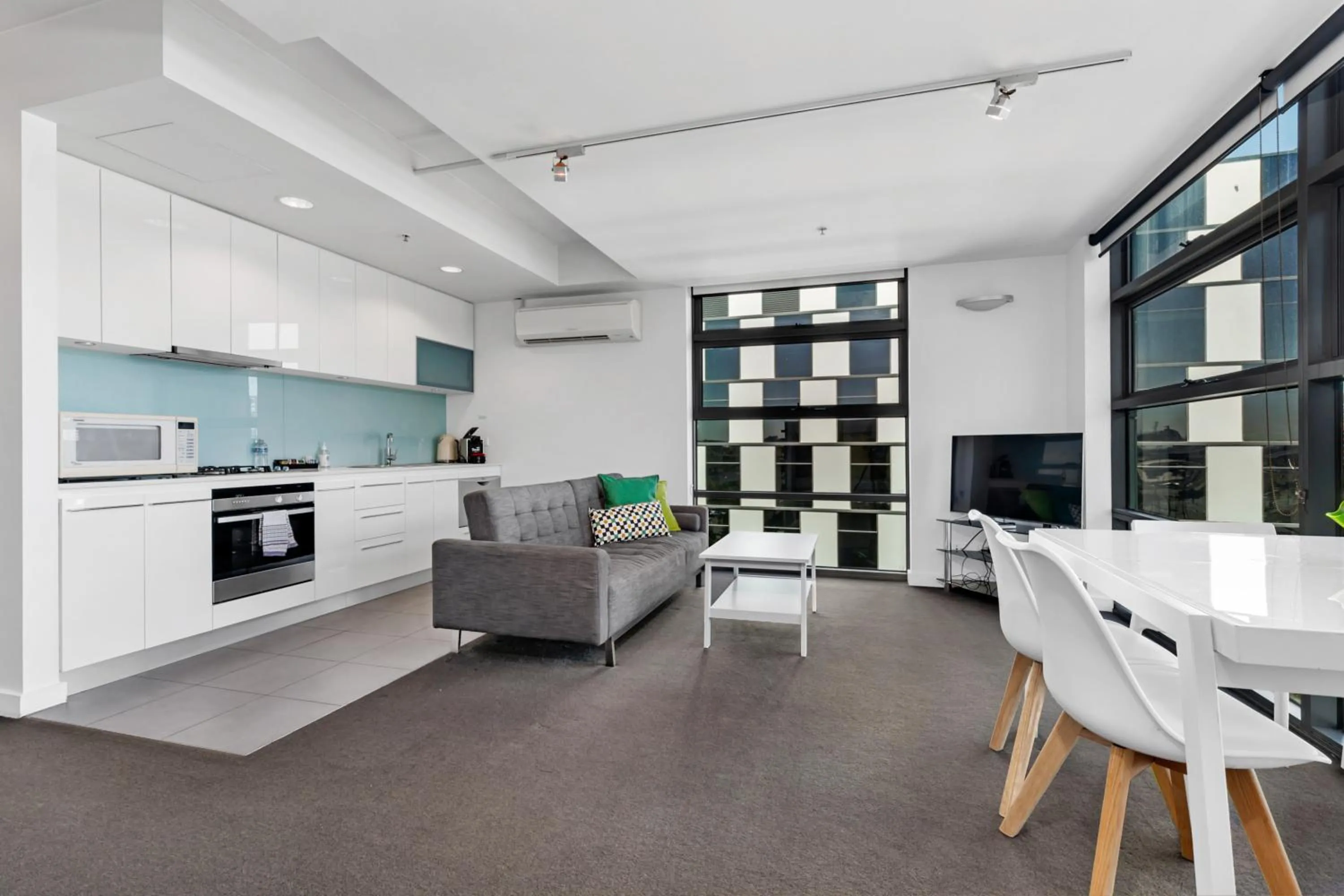 Kitchen or kitchenette in Docklands Private Collection - City Harbour Apartments