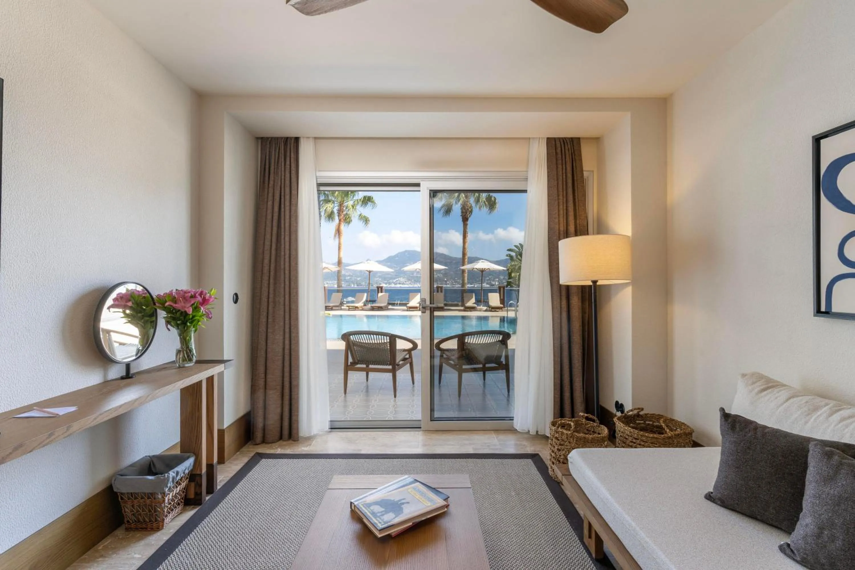 TV and multimedia, Bed in Avantgarde Refined Yalıkavak