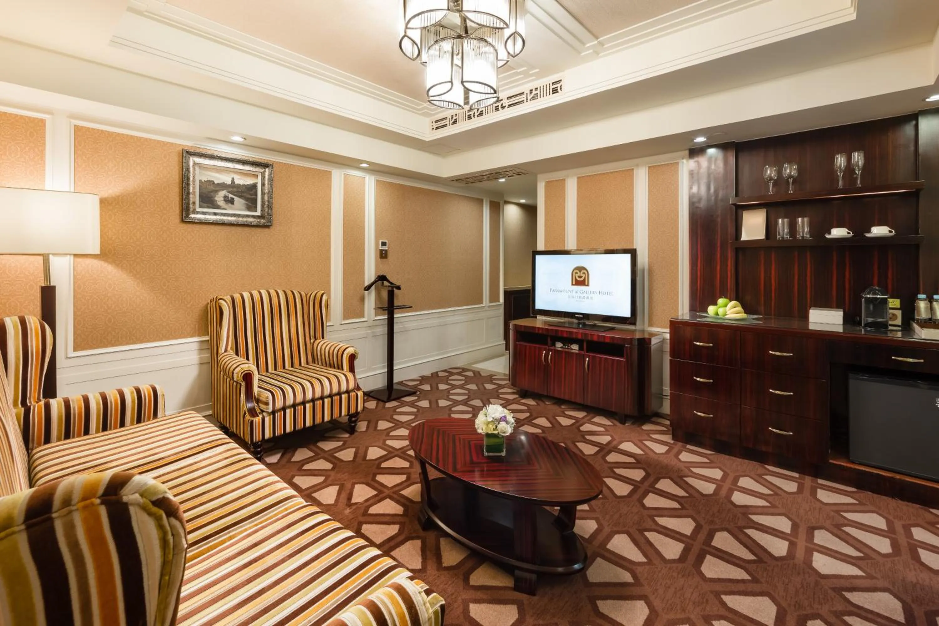 Paramount Gallery Hotel