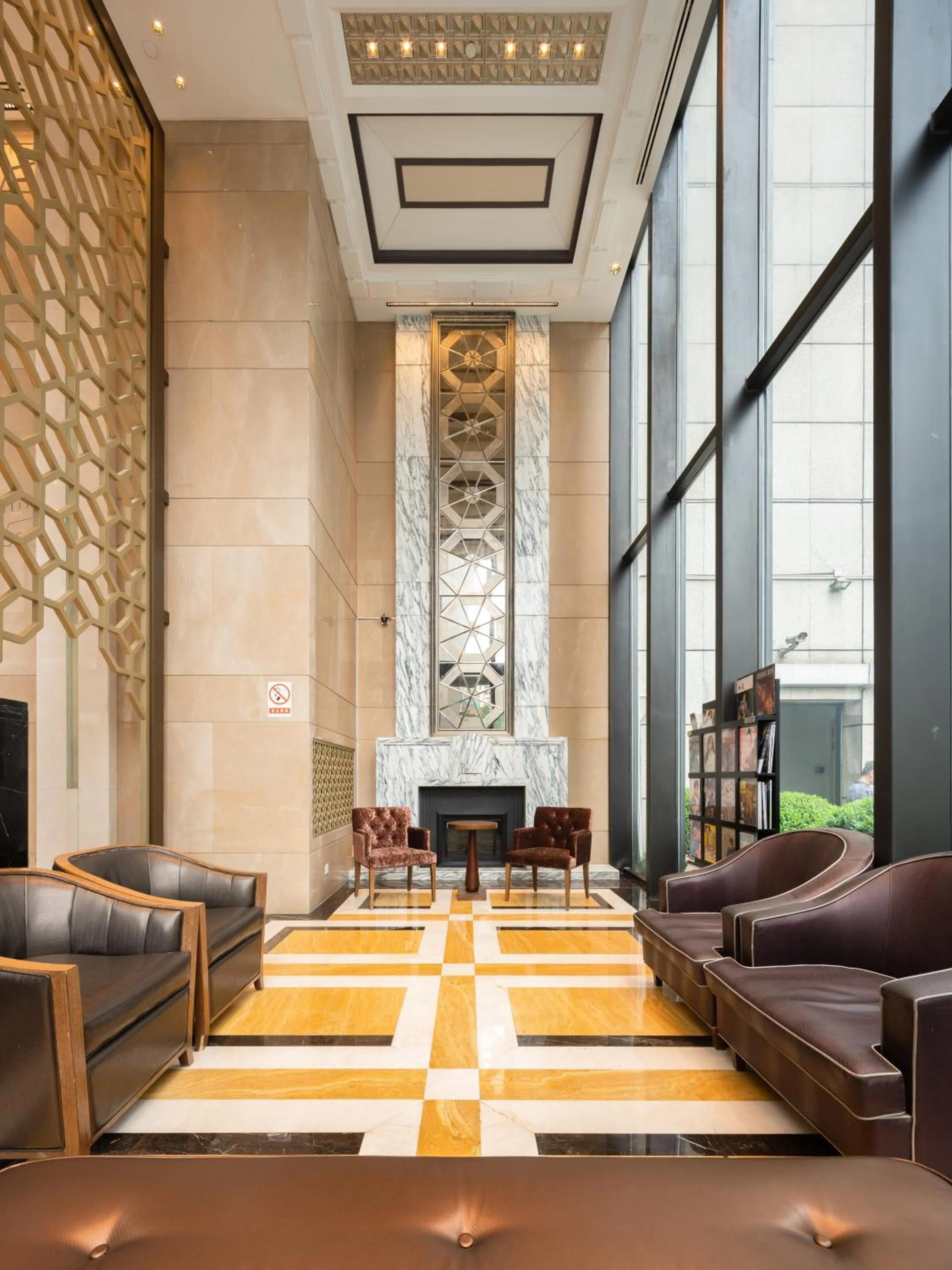 Paramount Gallery Hotel