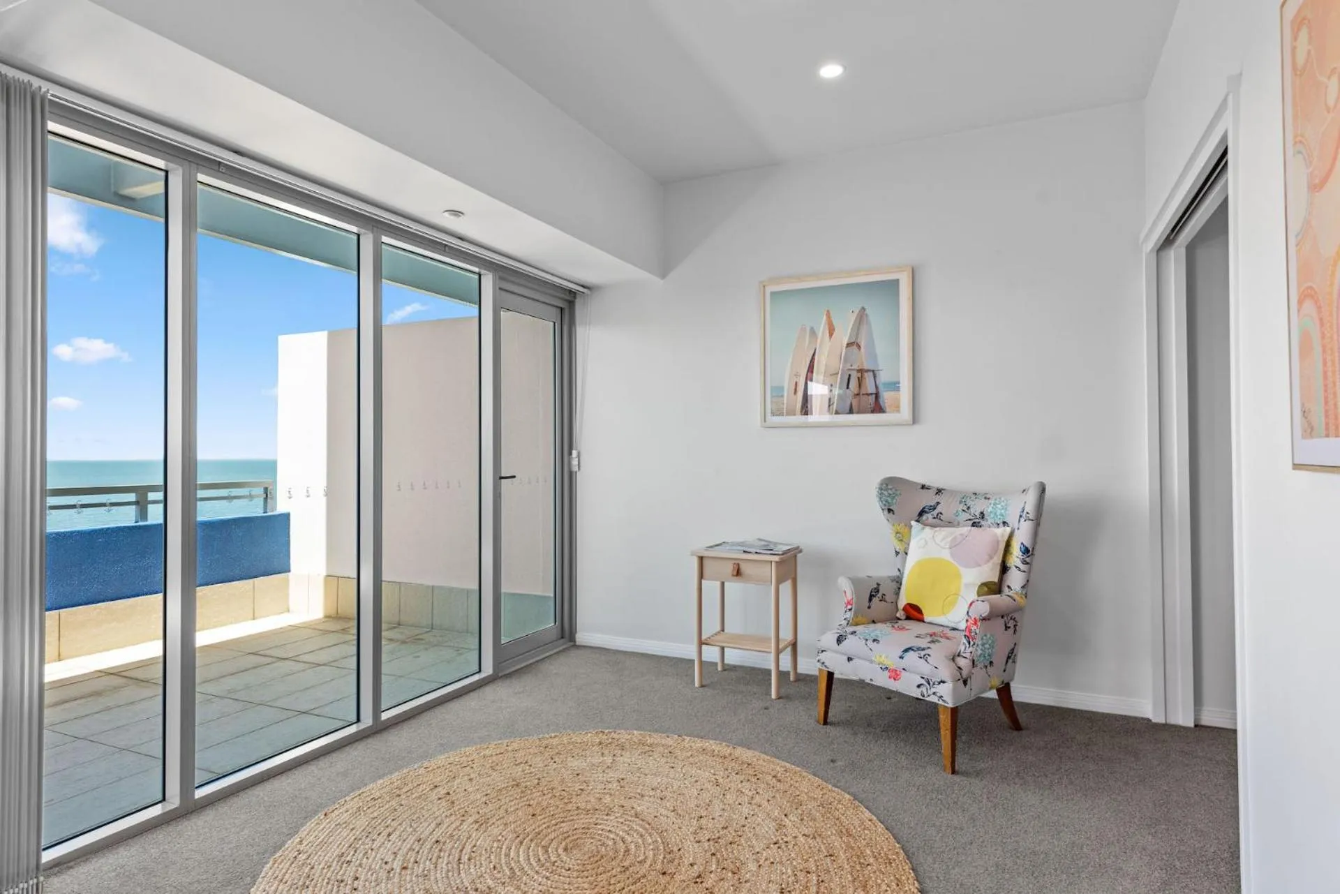 Seating area in Proximity Waterfront Apartments