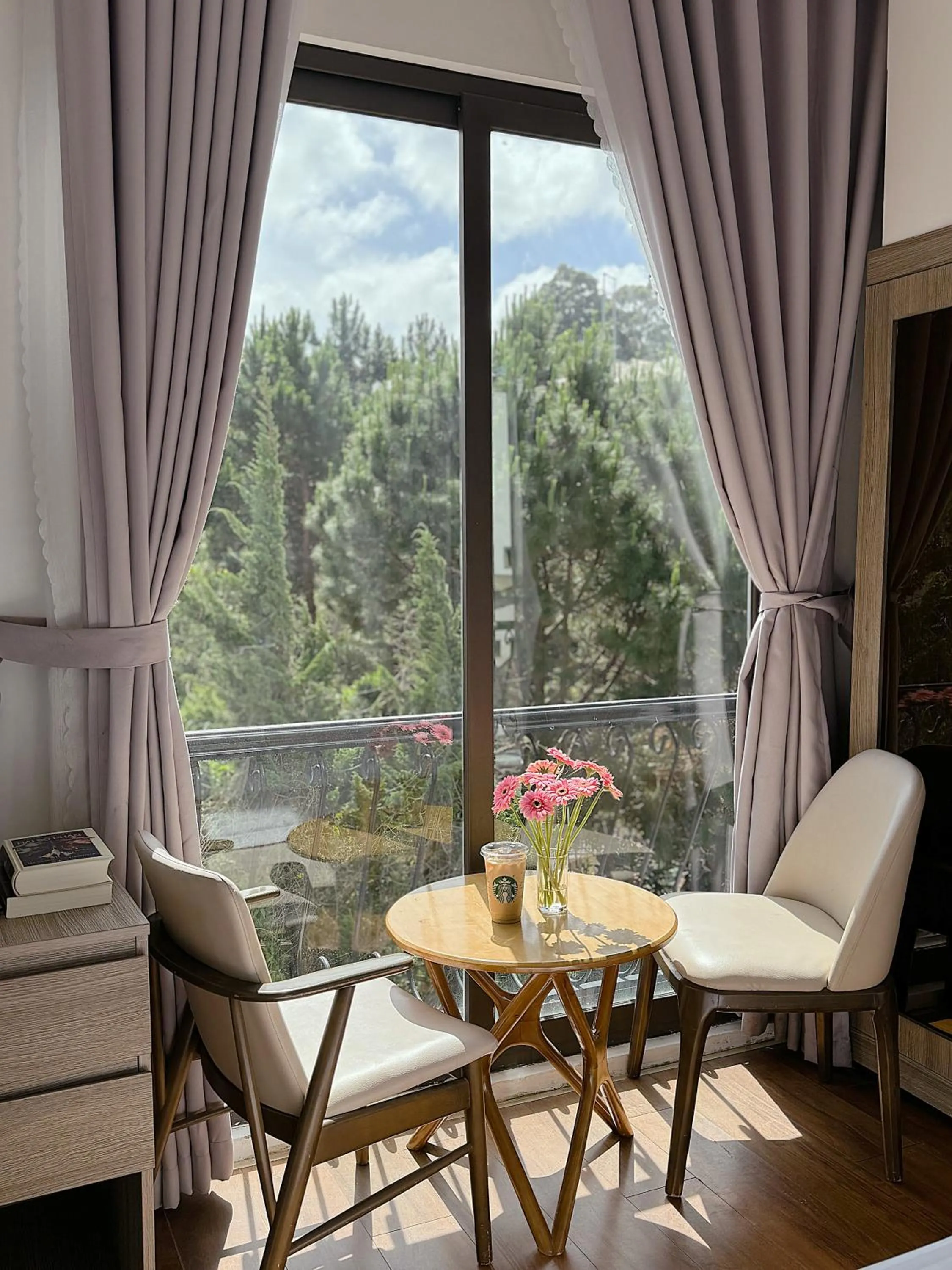 Seating area in Amia Dalat