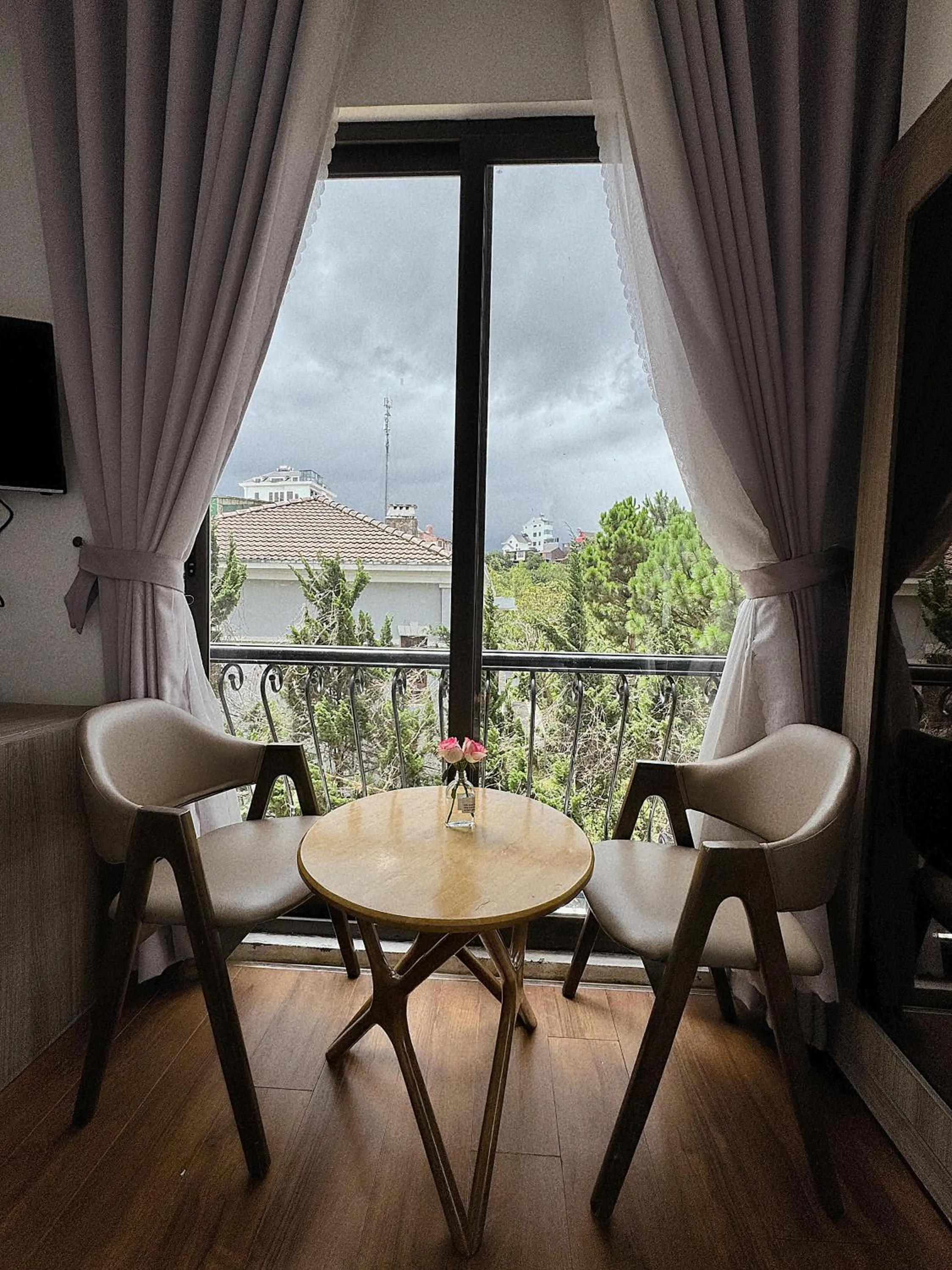 Seating area in Amia Dalat