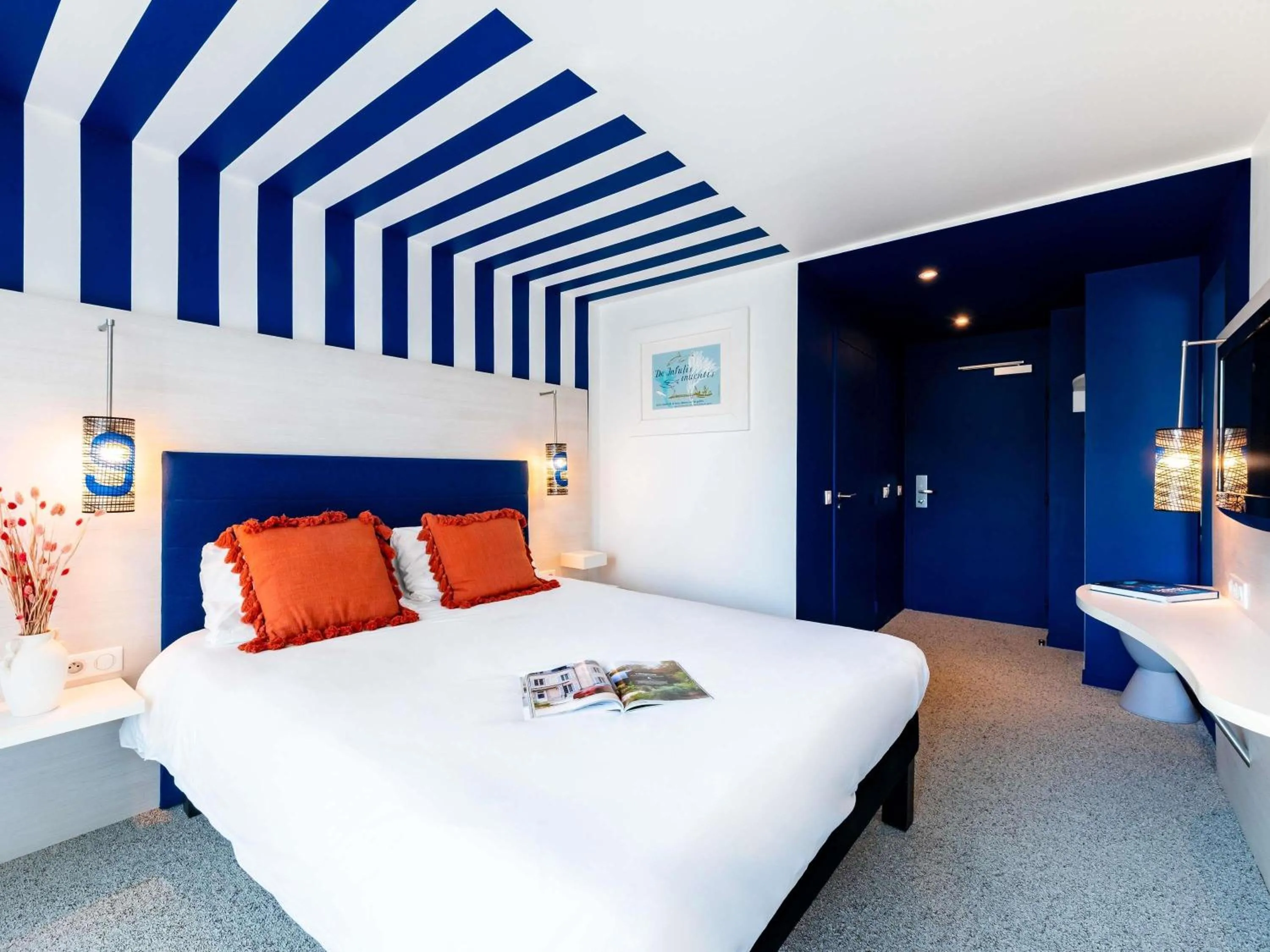 Bedroom, Bed in ibis Styles Quiberon Centre