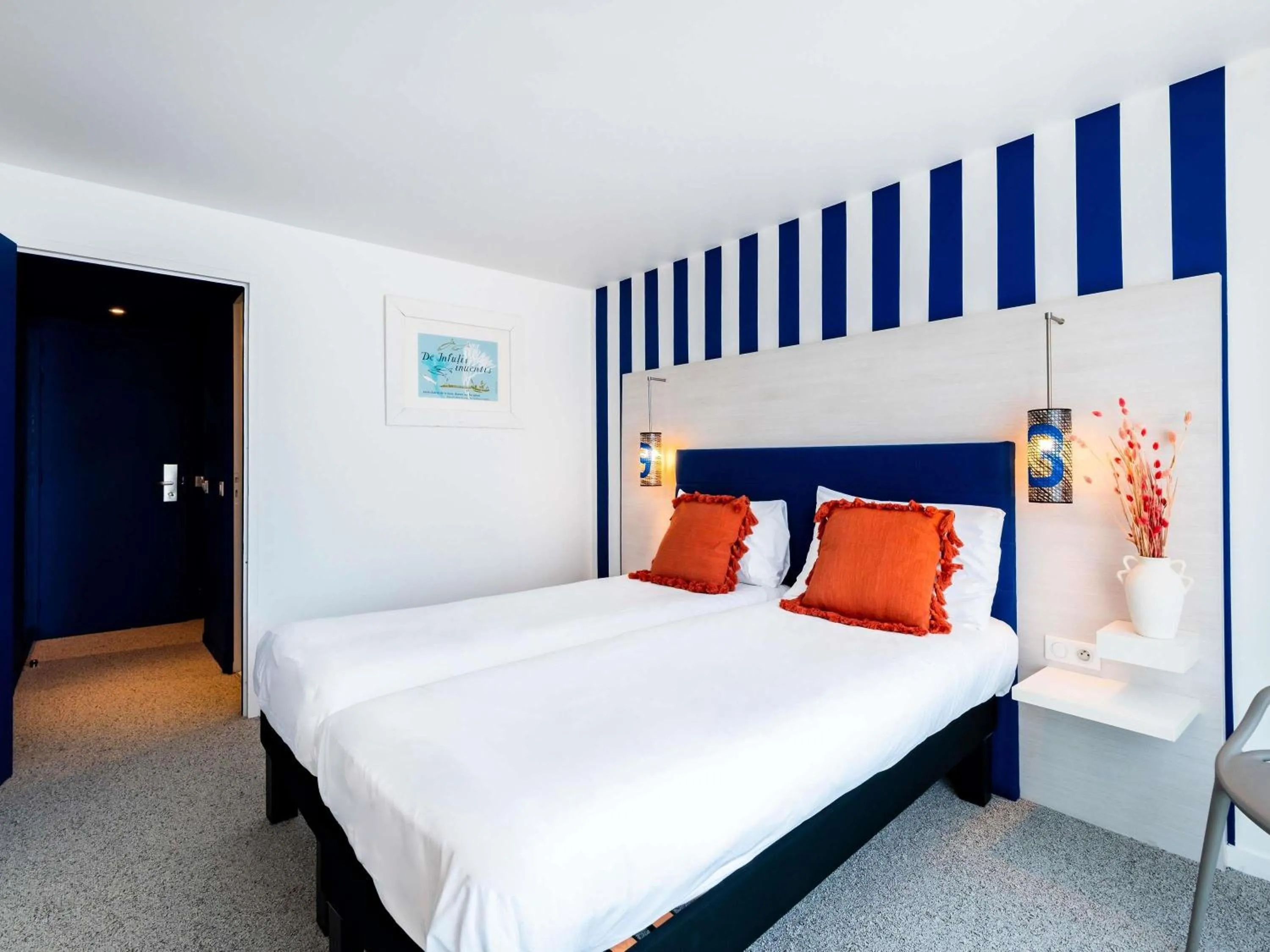 Bedroom, Bed in ibis Styles Quiberon Centre