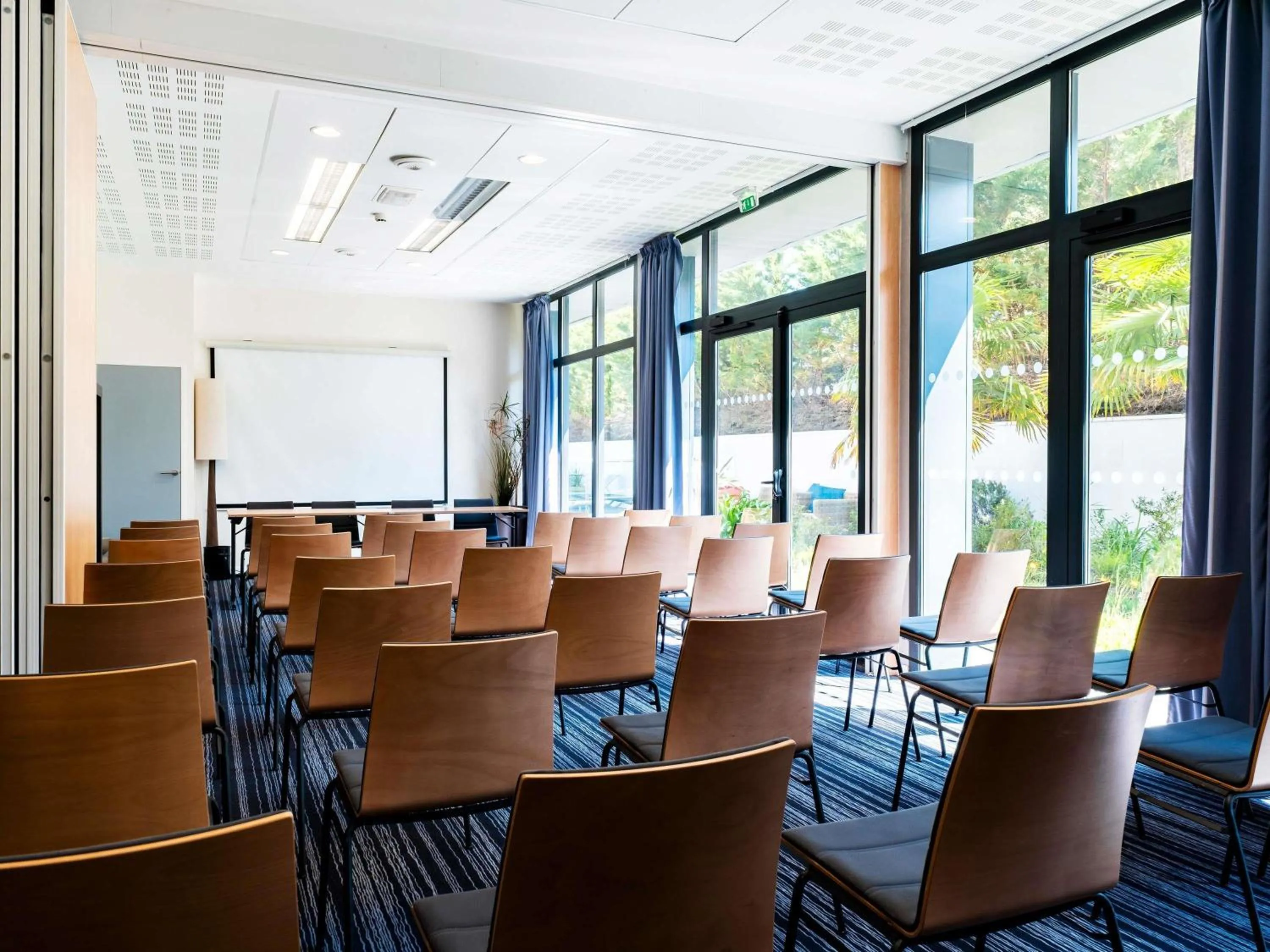 Meeting/conference room in ibis Styles Quiberon Centre