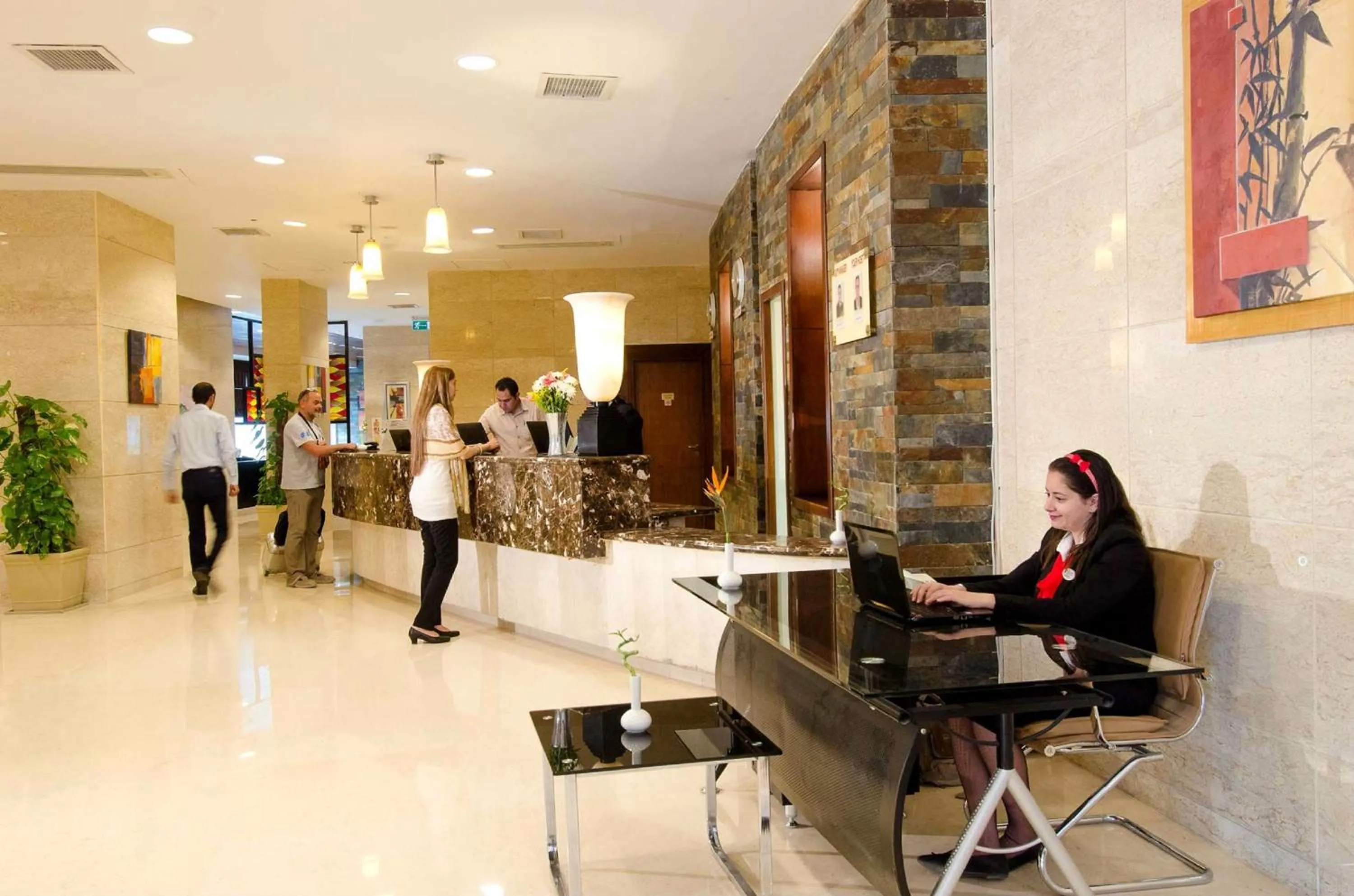 Lobby or reception in Swiss Inn Teda Hotel & Aqua Park