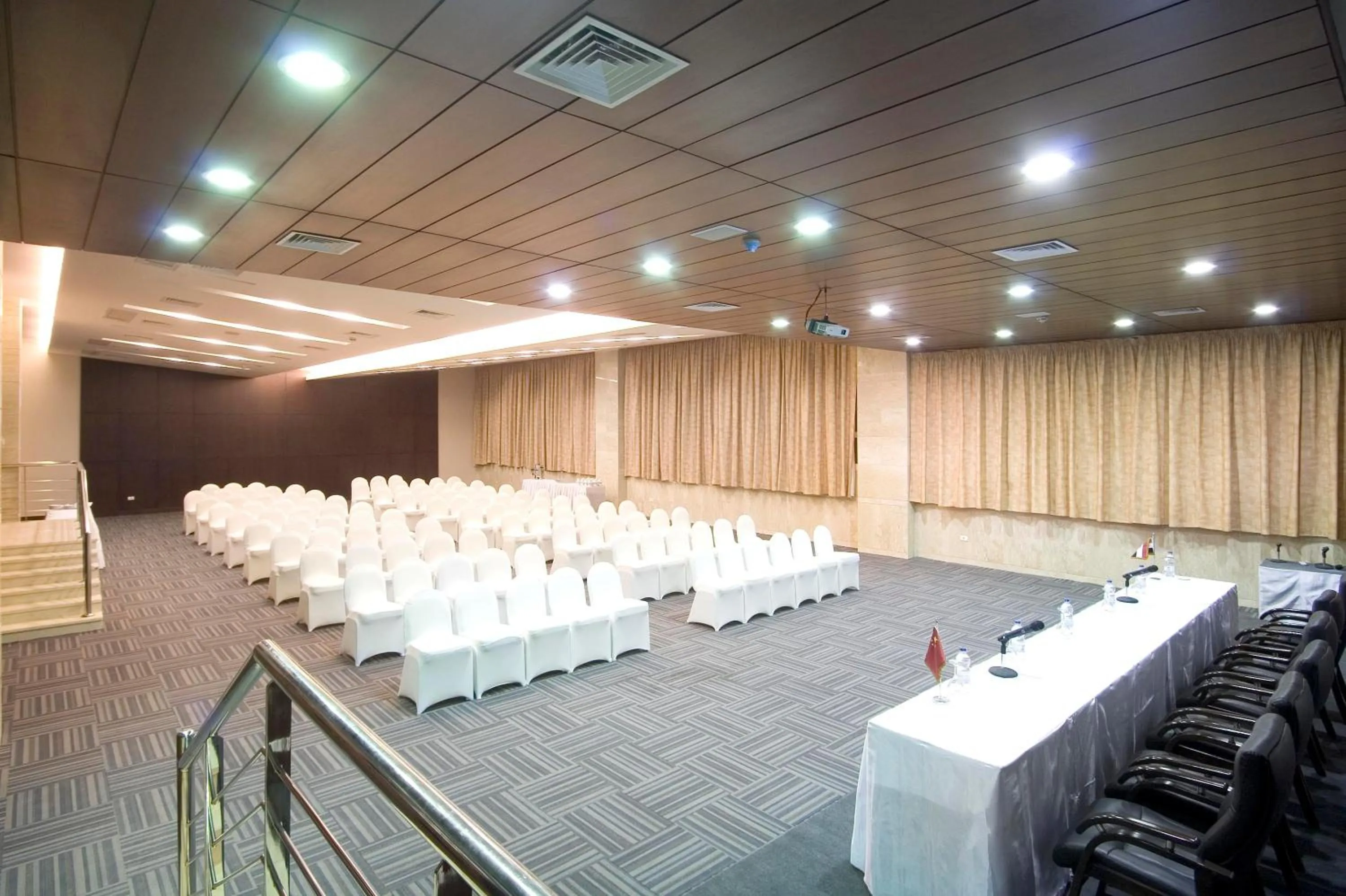 Business facilities in Swiss Inn Teda Hotel & Aqua Park