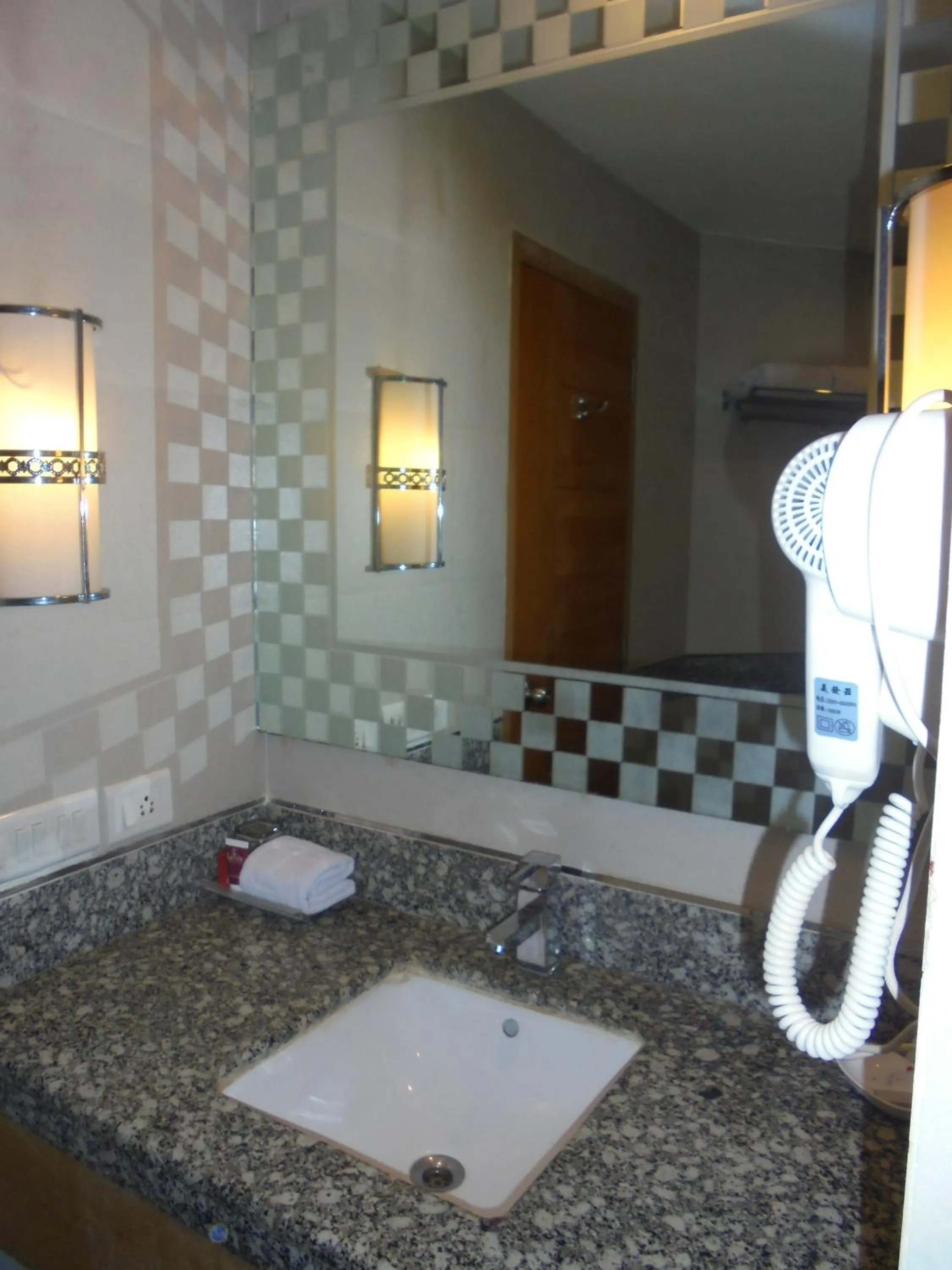 Bathroom in Lords Plaza Ankleshwar