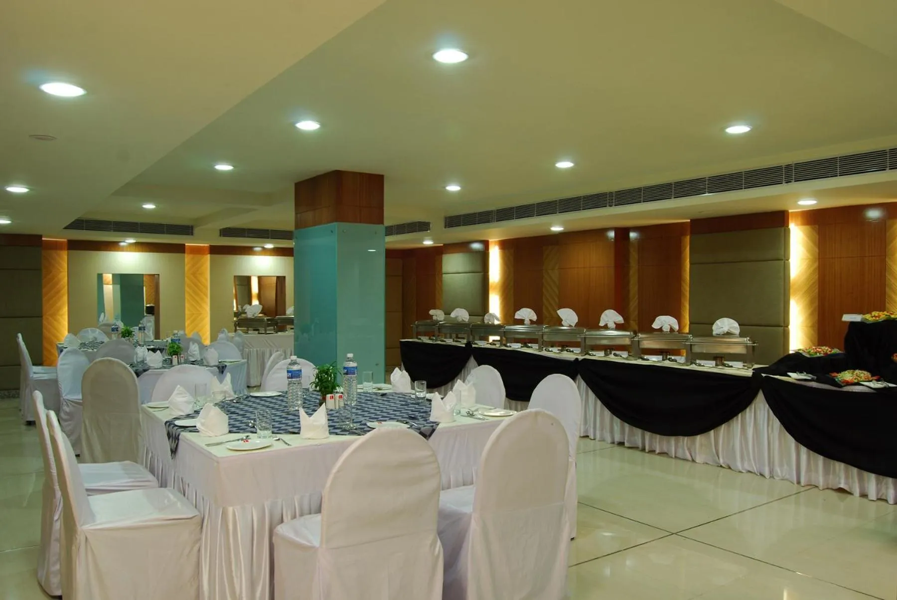 Meeting/conference room in Lords Plaza Ankleshwar