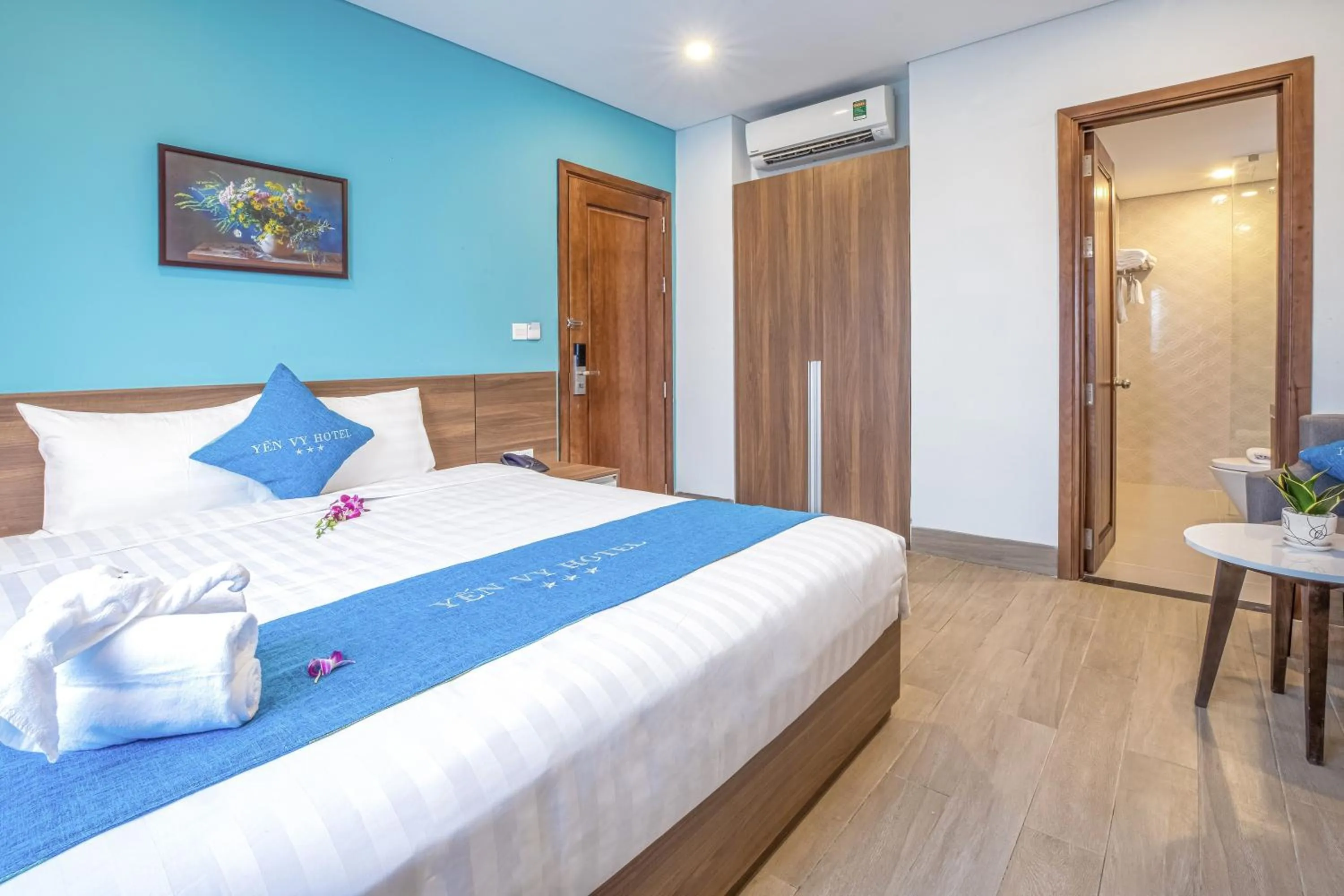 Photo of the whole room, Bed in Yen Vy Hotel and Apartment