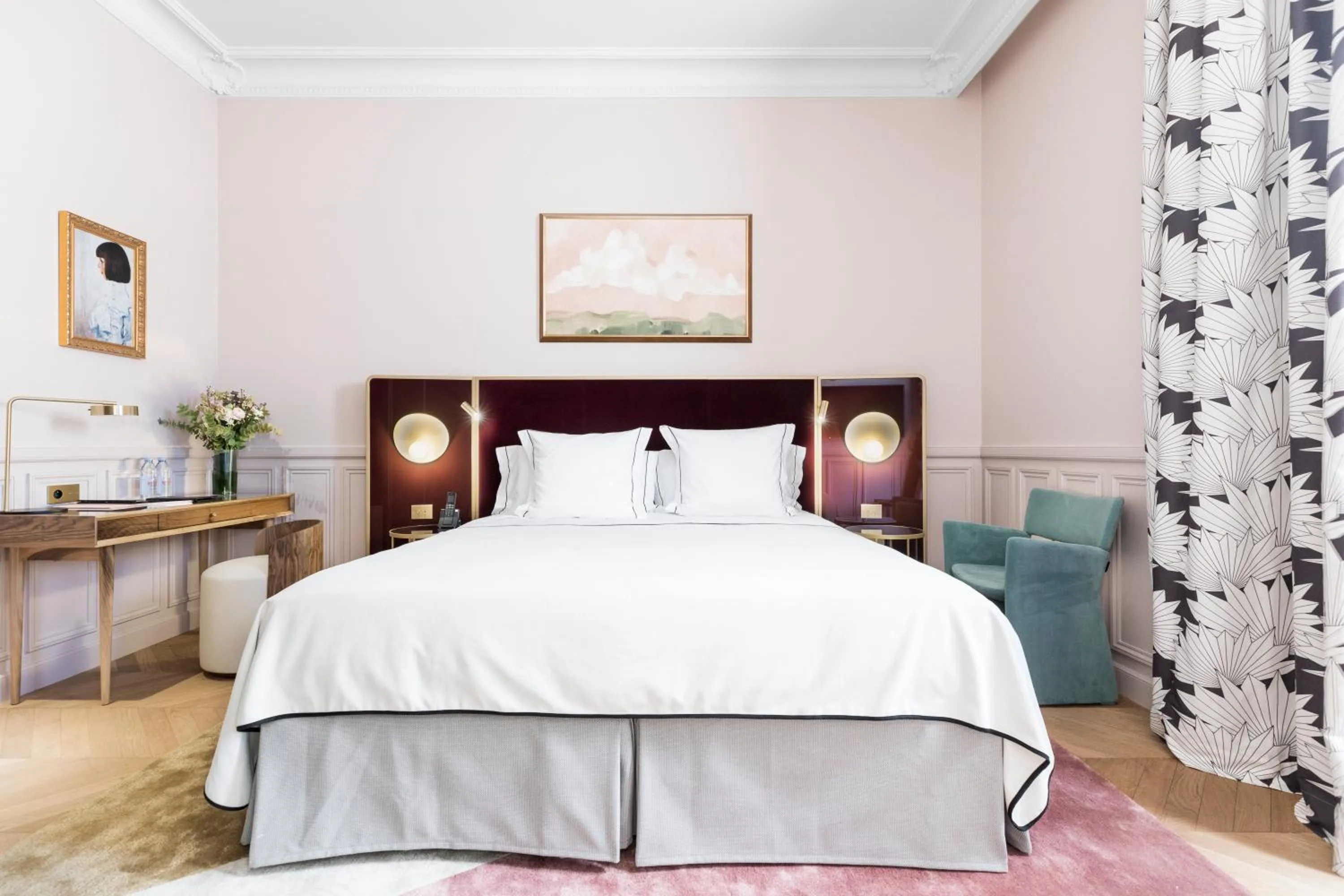 Photo of the whole room, Bed in Grand Powers Hotel