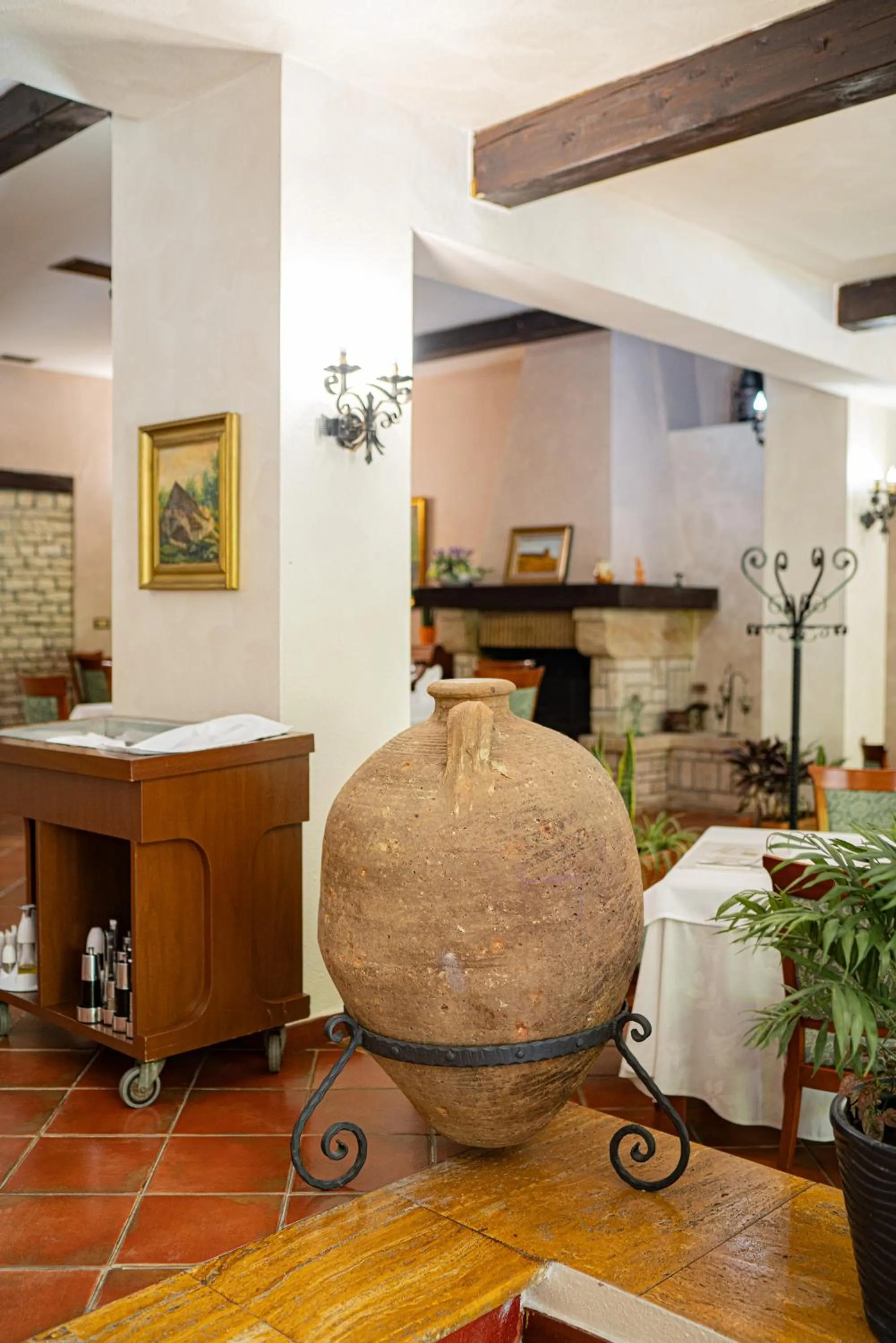 Restaurant/places to eat in Vila Belvedere