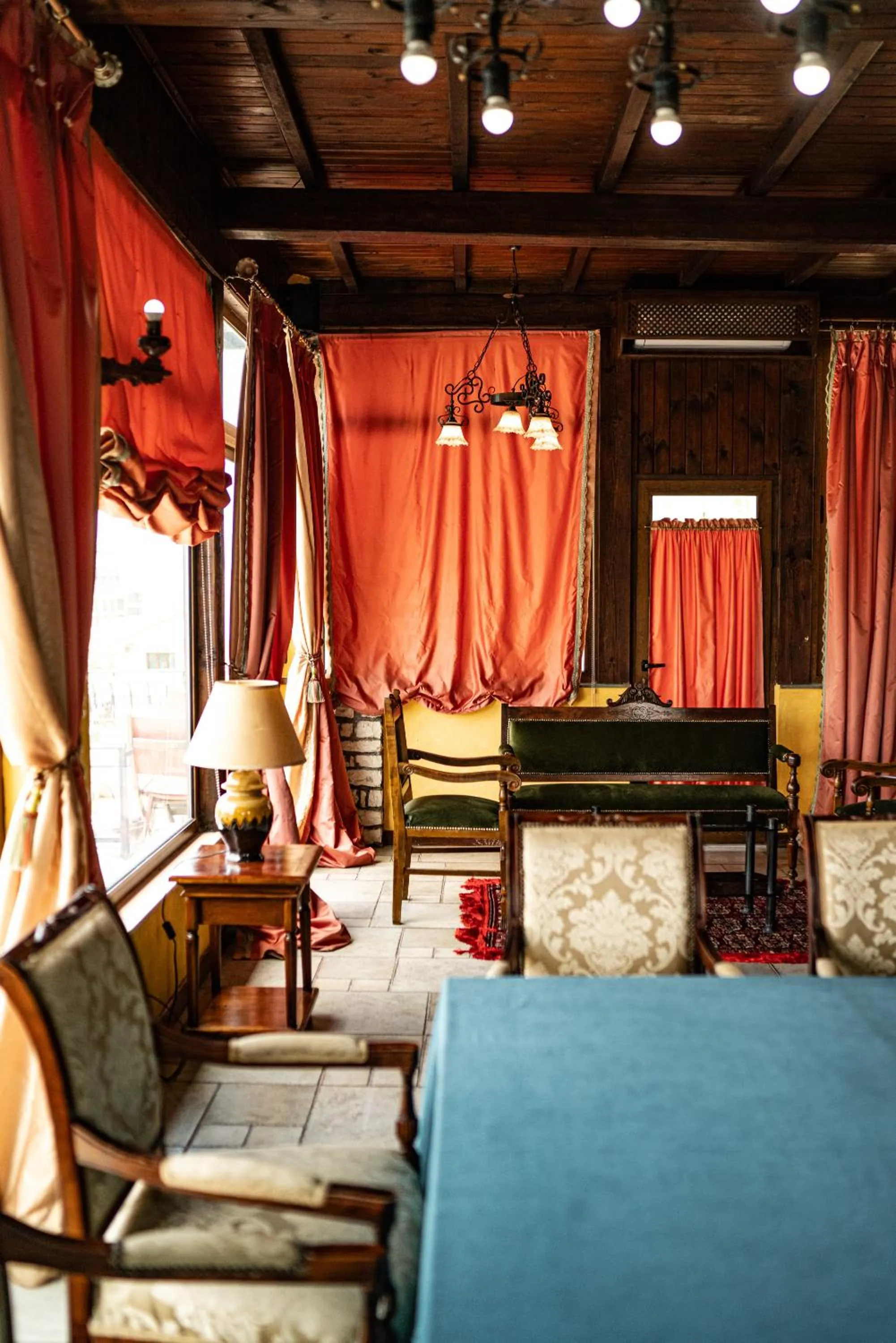 Seating area, Bed in Vila Belvedere