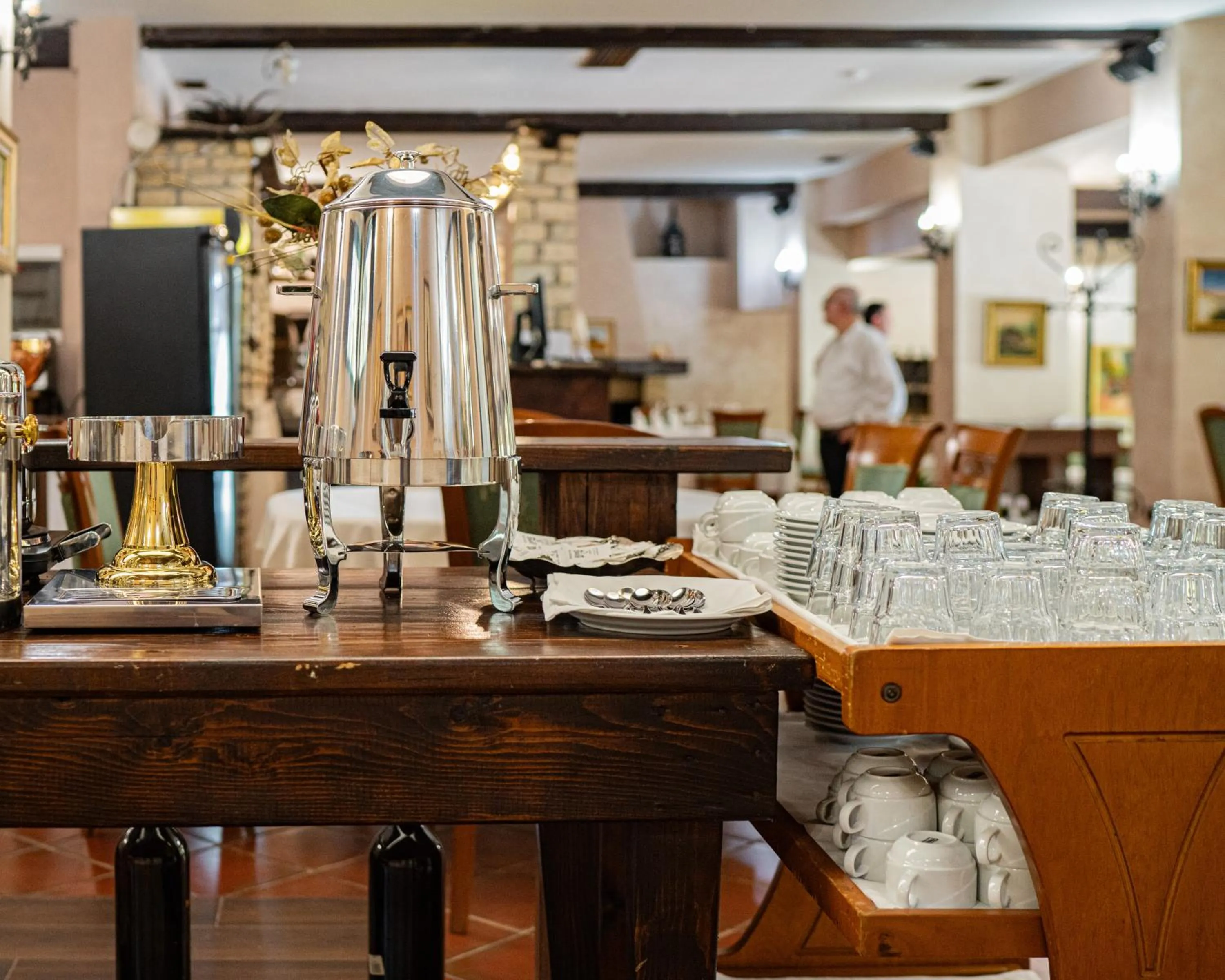 Restaurant/places to eat in Vila Belvedere