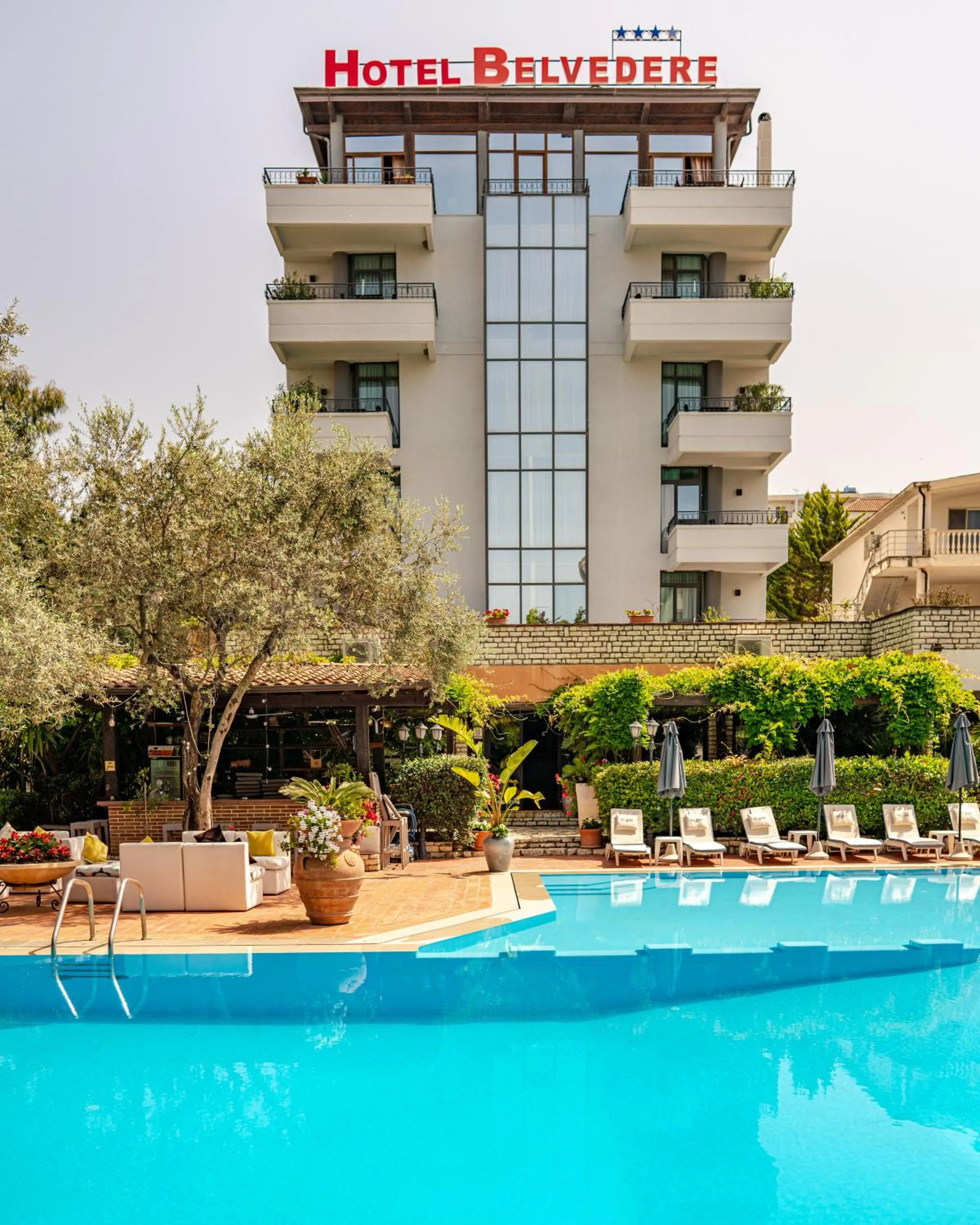 Property building in Vila Belvedere