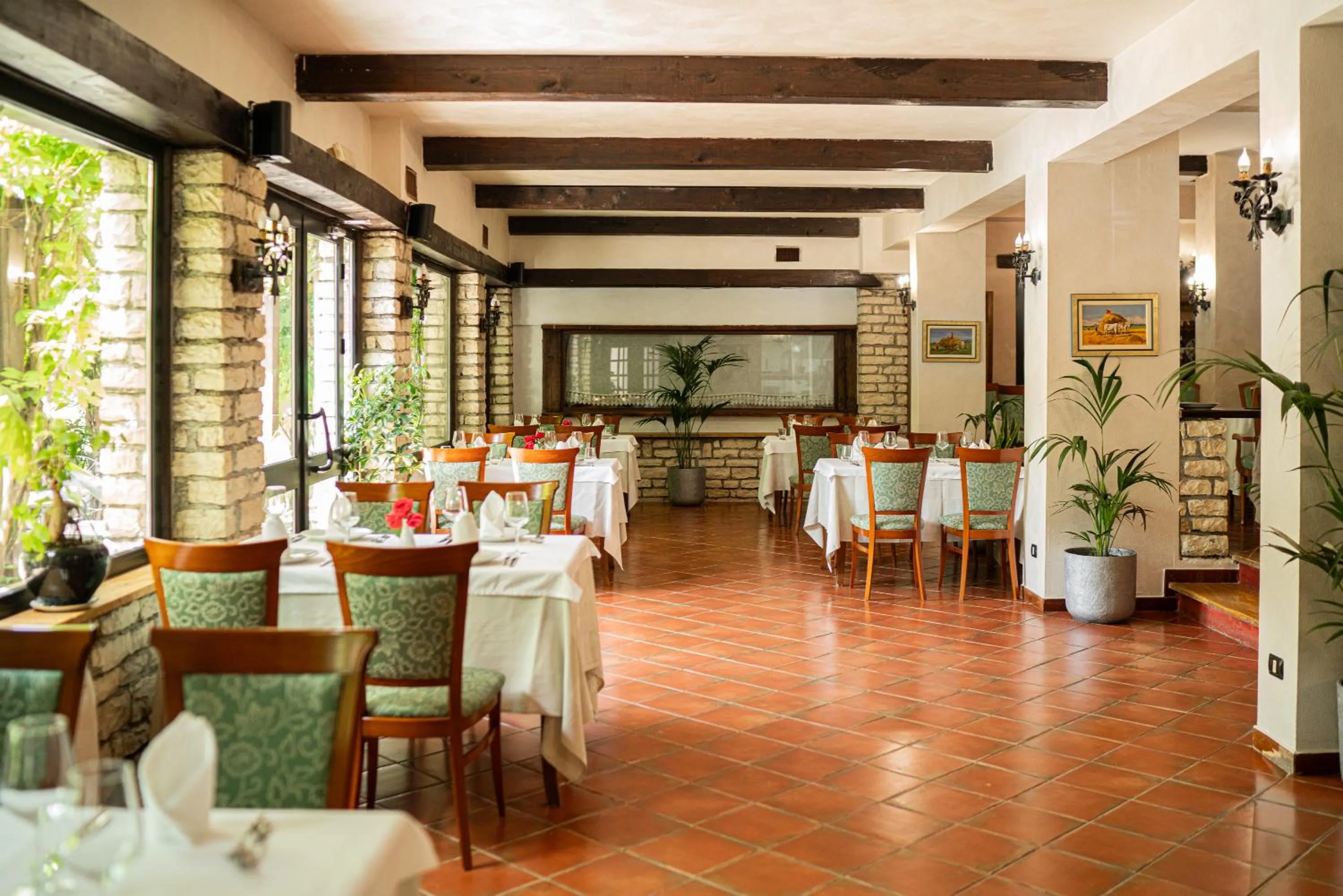 Restaurant/places to eat in Vila Belvedere
