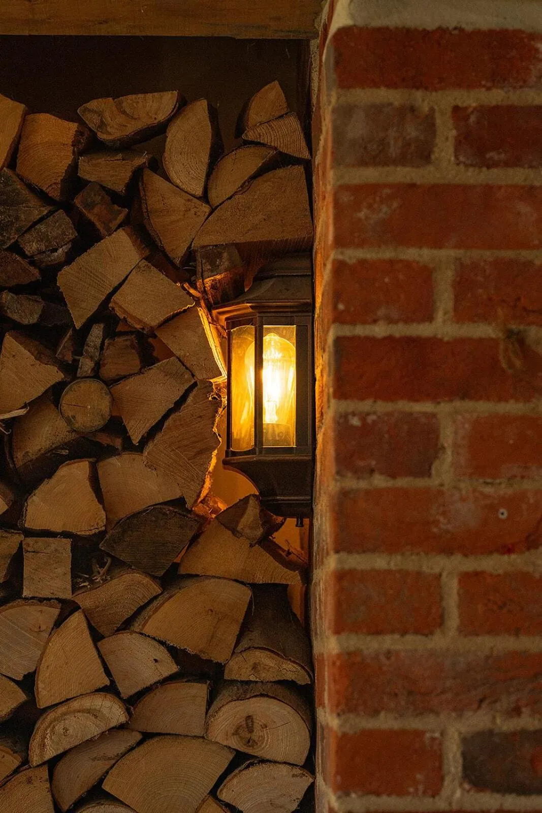 Dining area in The Stag and Huntsman at Hambleden