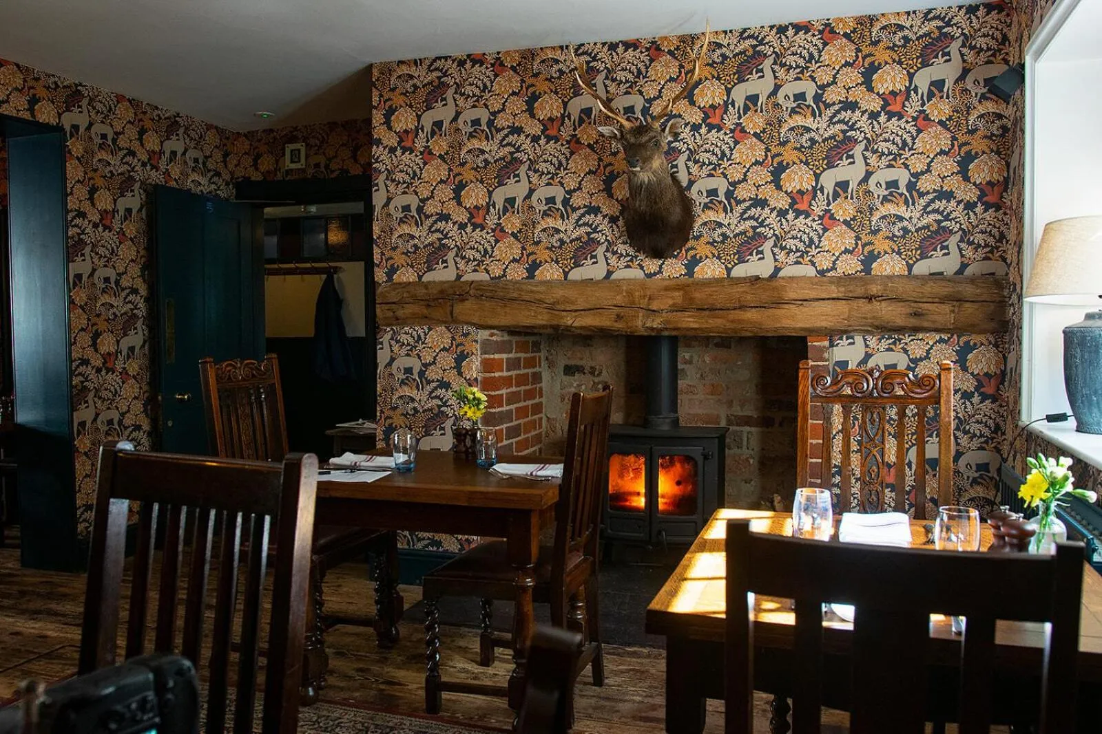 Dining area in The Stag and Huntsman at Hambleden