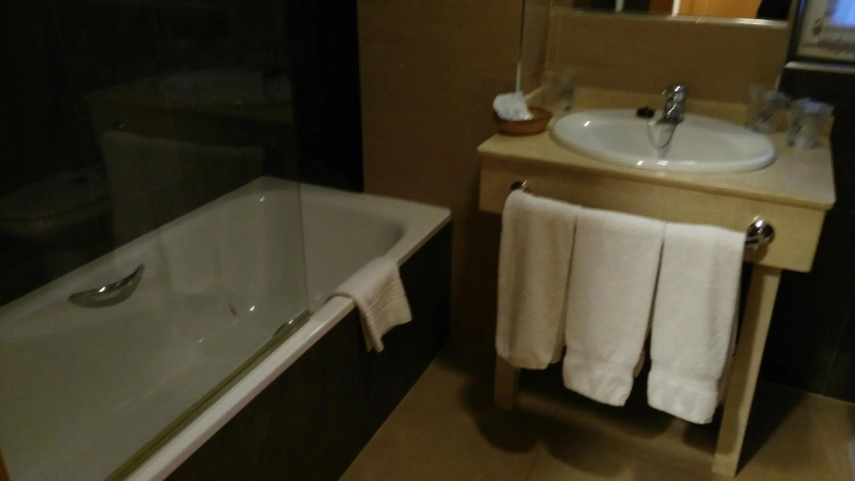 Bathroom in Hotel Alfageme