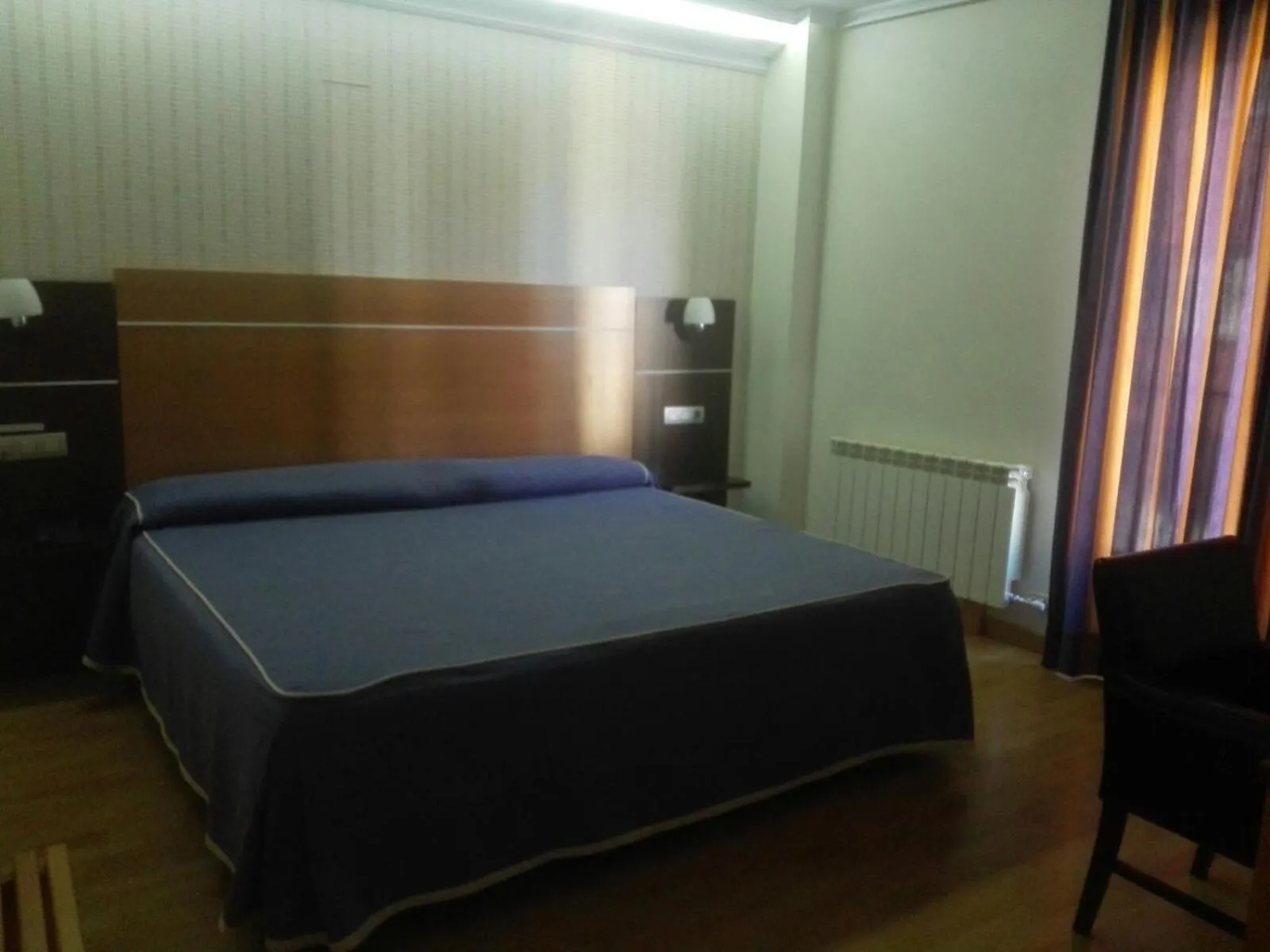 Bedroom, Bed in Hotel Alfageme