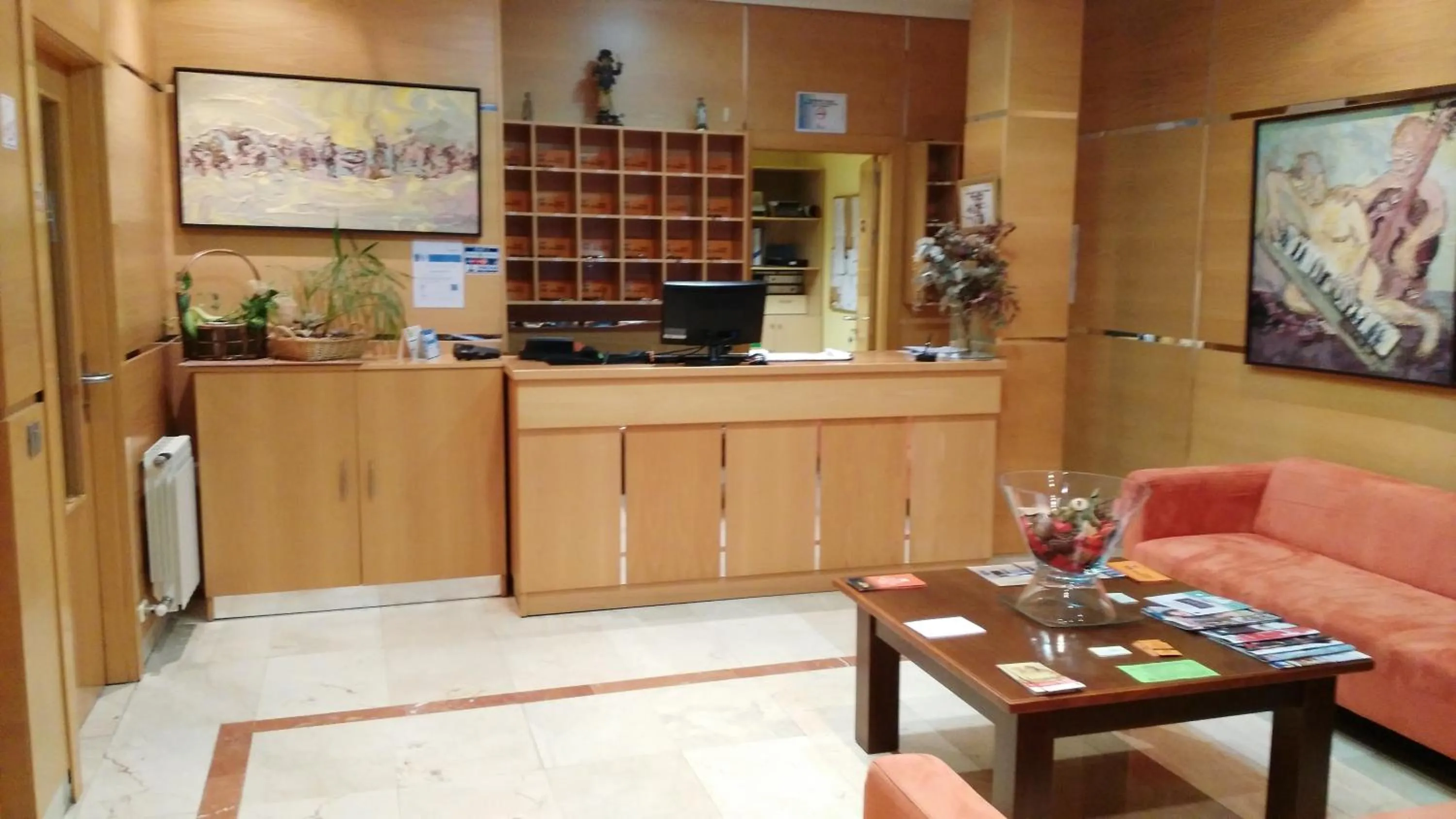 Lobby or reception in Hotel Alfageme