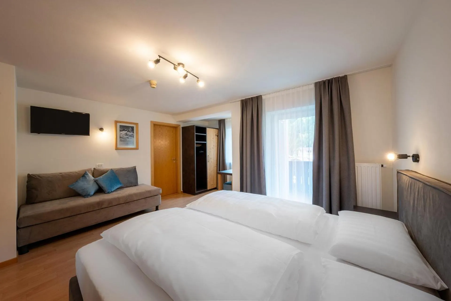 Bedroom, Bed in Hotel Monte44