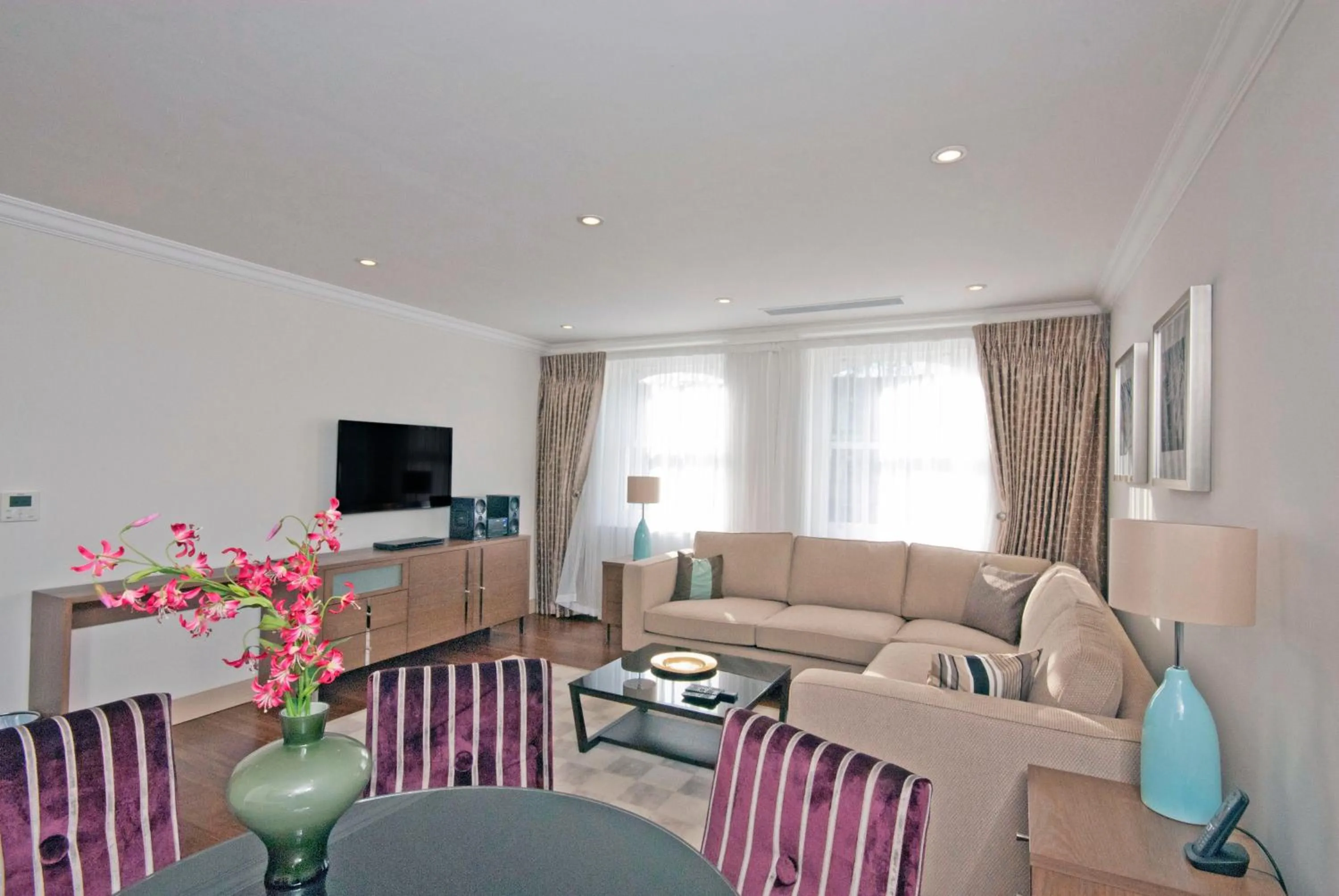 TV and multimedia in Claverley Court Apartments Knightsbridge