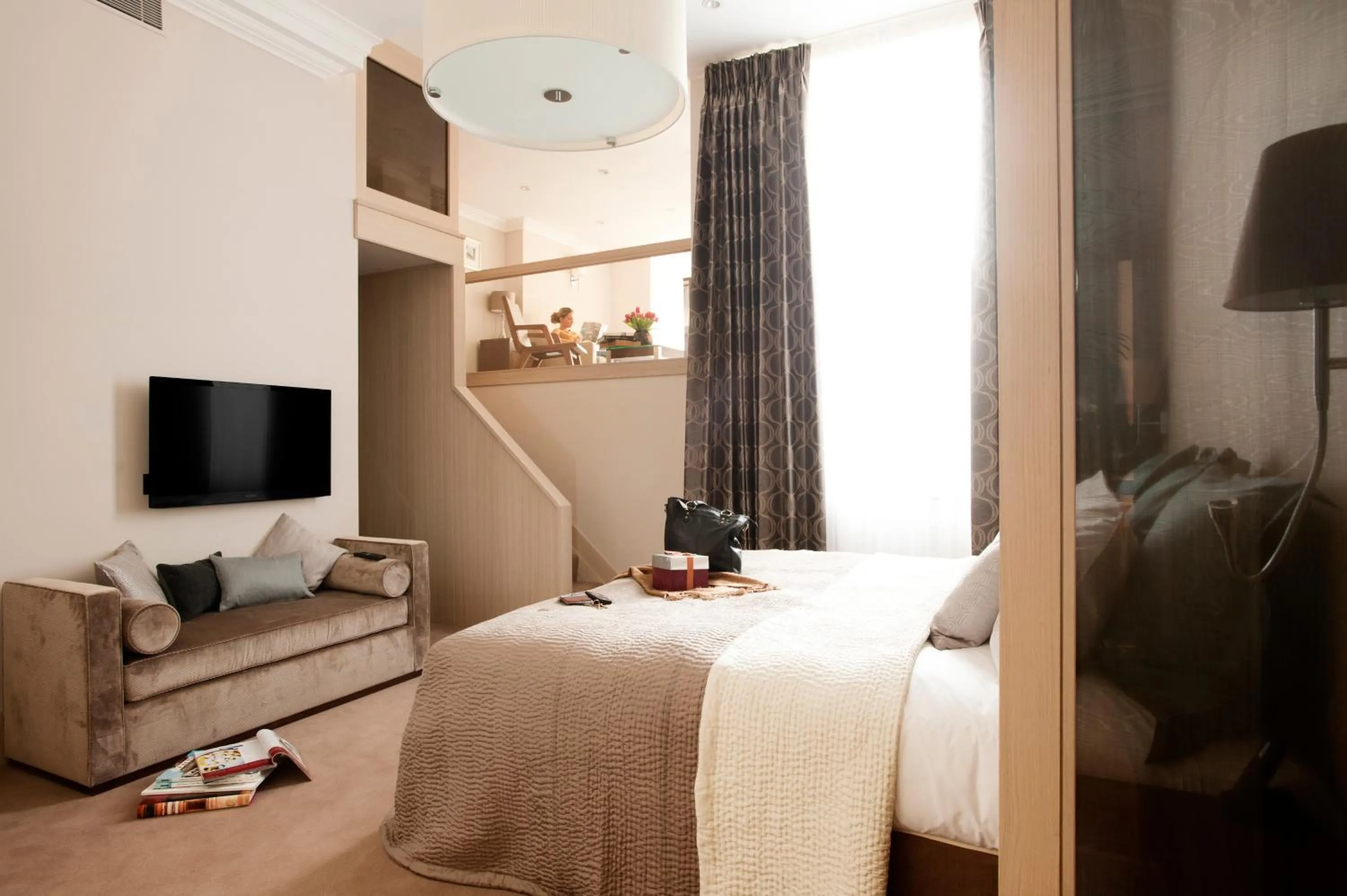 Bedroom, Bed in Claverley Court Apartments Knightsbridge