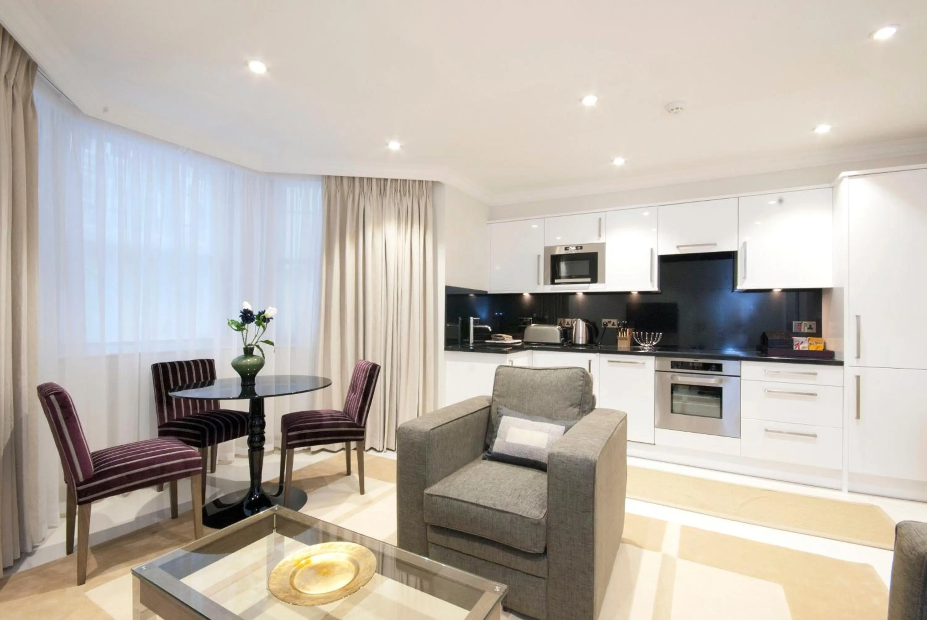 Kitchen or kitchenette in Claverley Court Apartments Knightsbridge