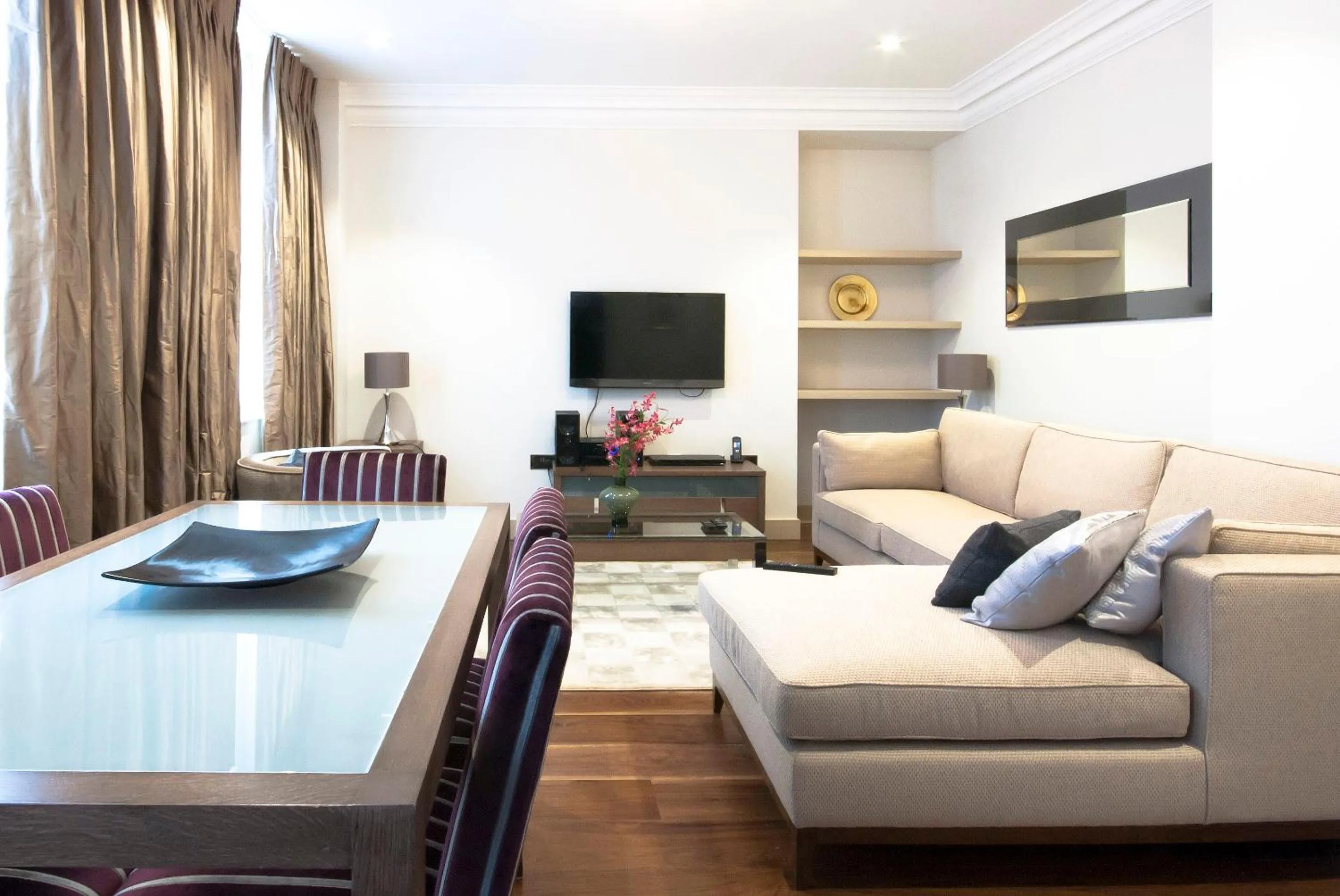 TV and multimedia in Claverley Court Apartments Knightsbridge