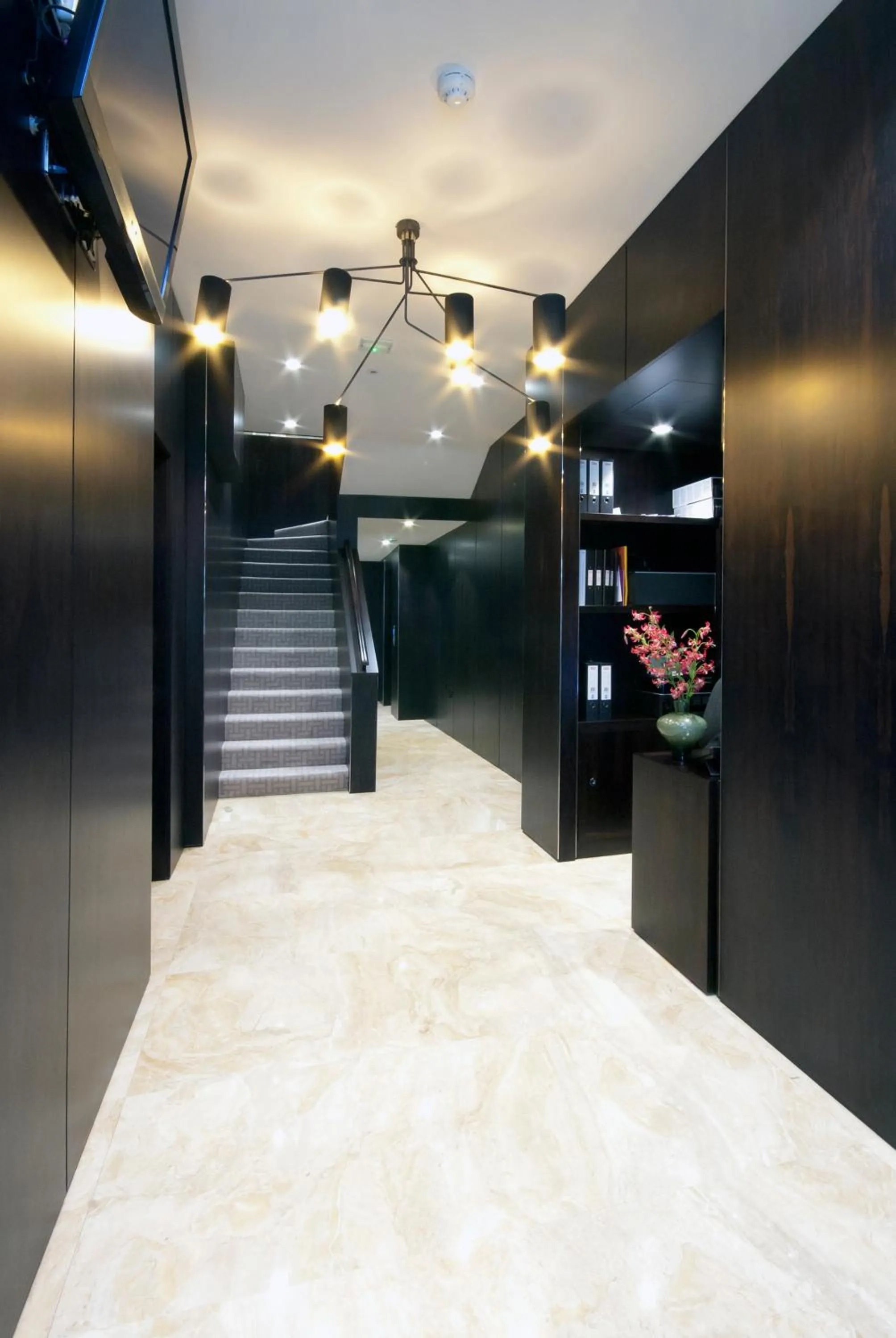 TV and multimedia in Claverley Court Apartments Knightsbridge