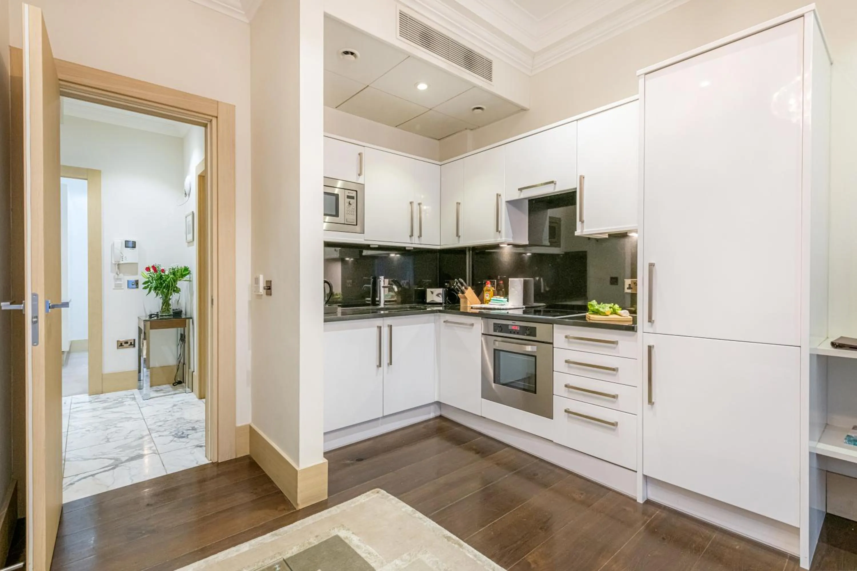 Kitchen or kitchenette in Claverley Court Apartments Knightsbridge