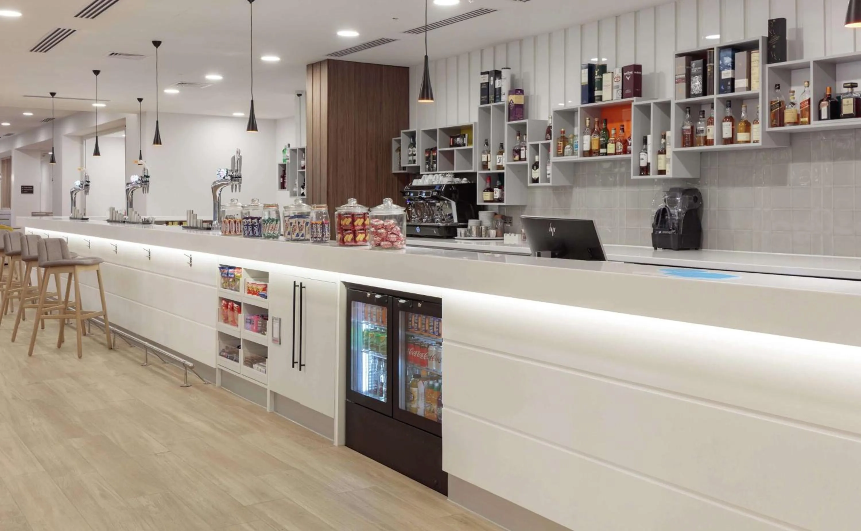 Lounge or bar in Hampton By Hilton Edinburgh Airport