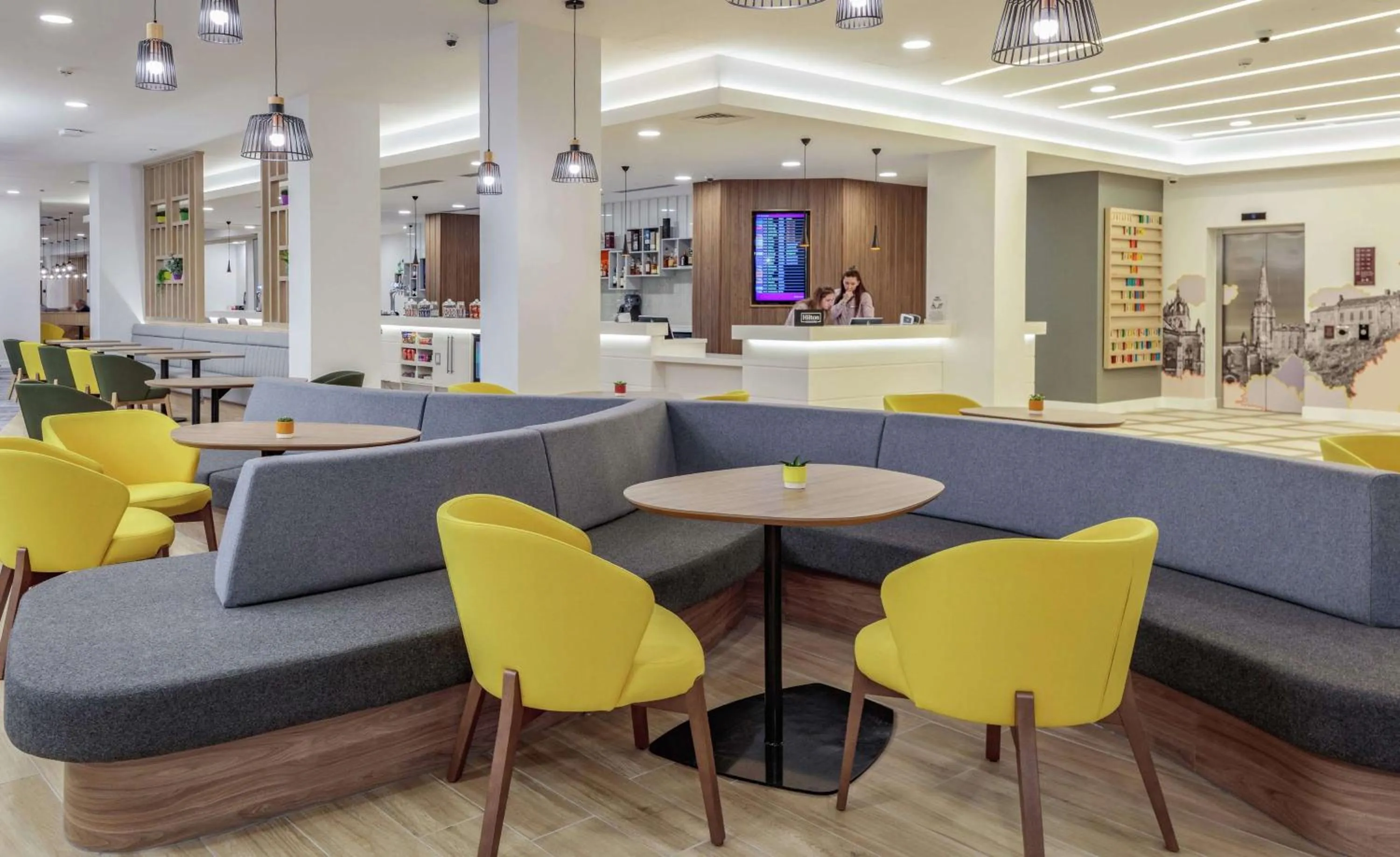Lobby or reception in Hampton By Hilton Edinburgh Airport