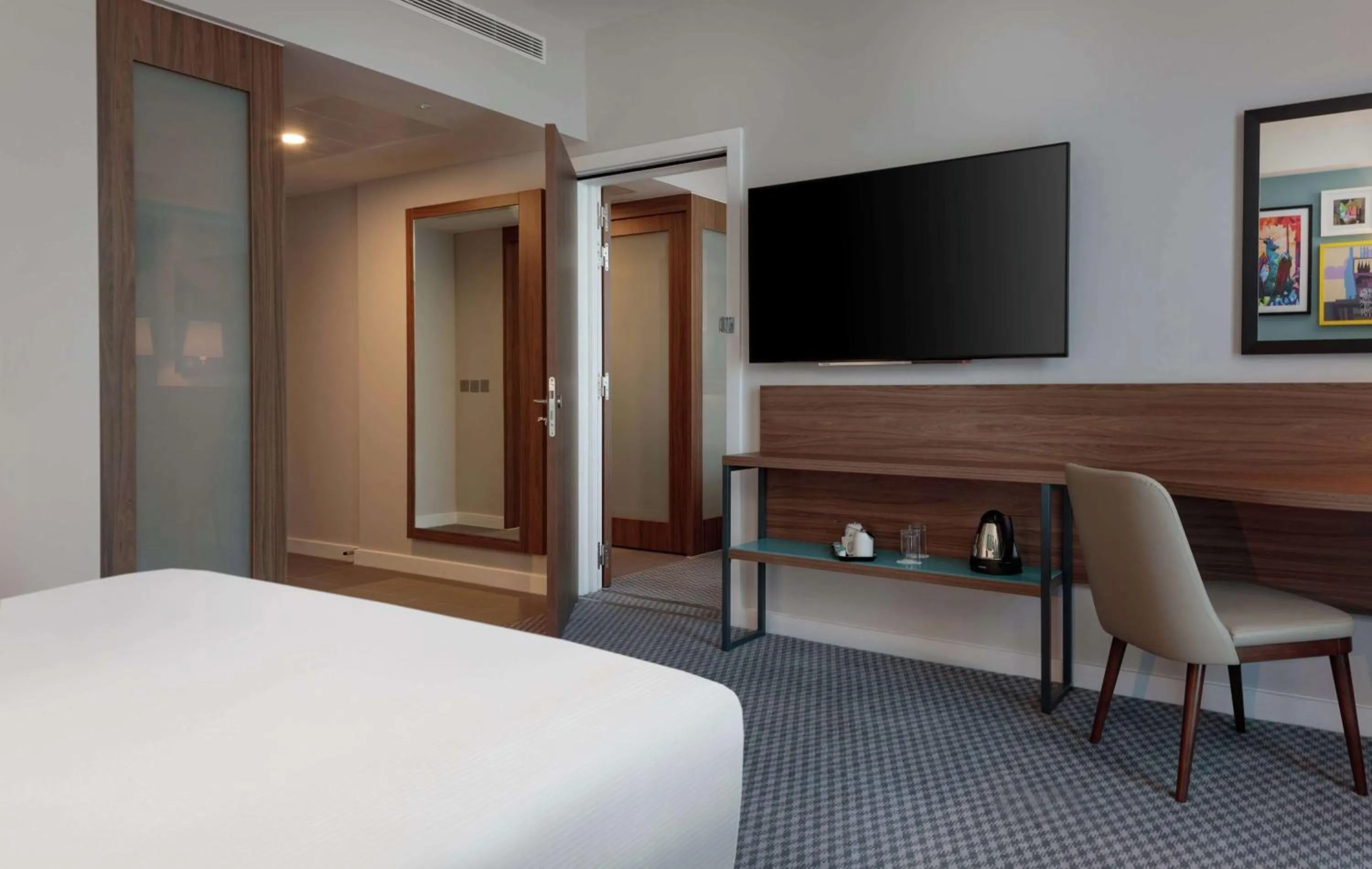 Bedroom, Bed in Hampton By Hilton Edinburgh Airport