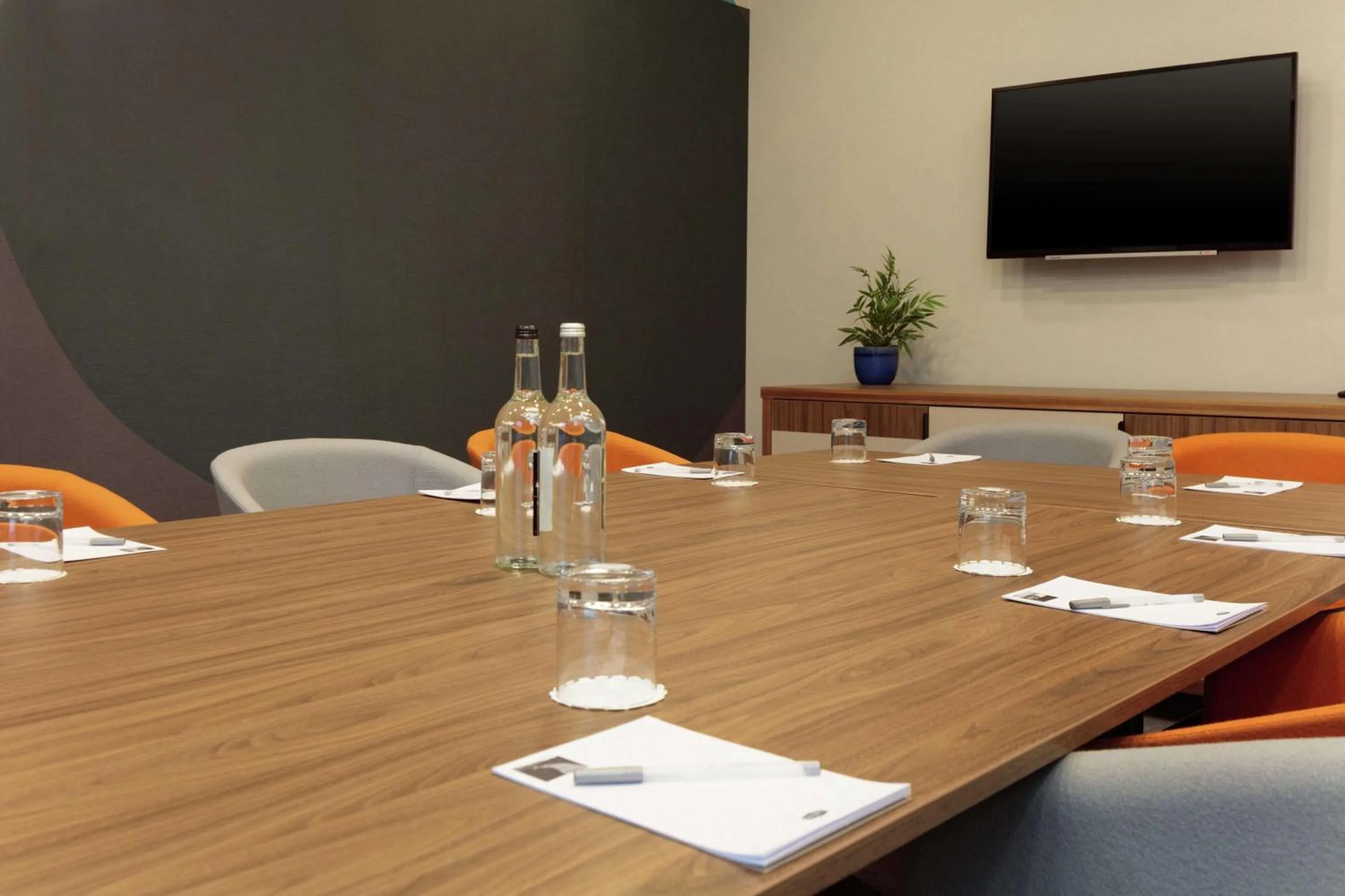 Meeting/conference room in Hampton By Hilton Edinburgh Airport