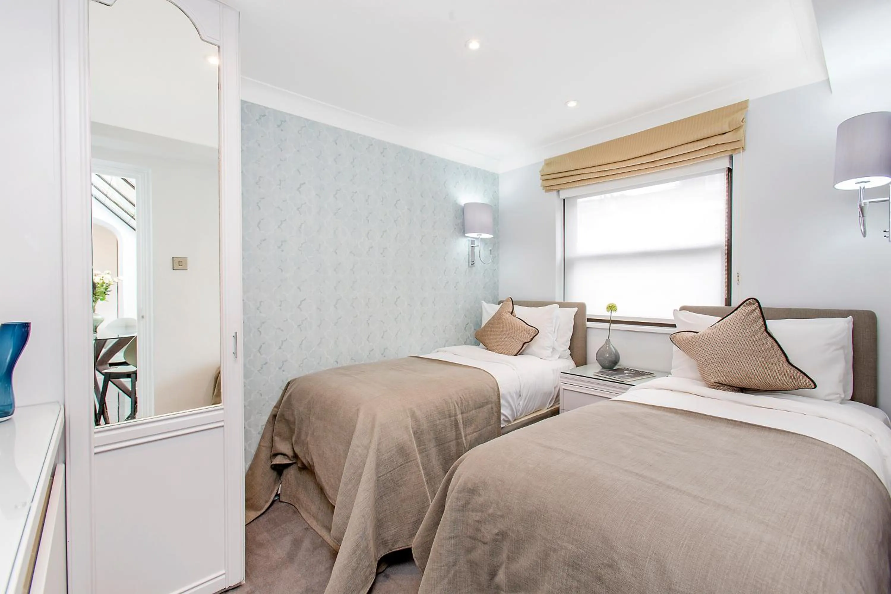 Bedroom, Bed in Mayfair House