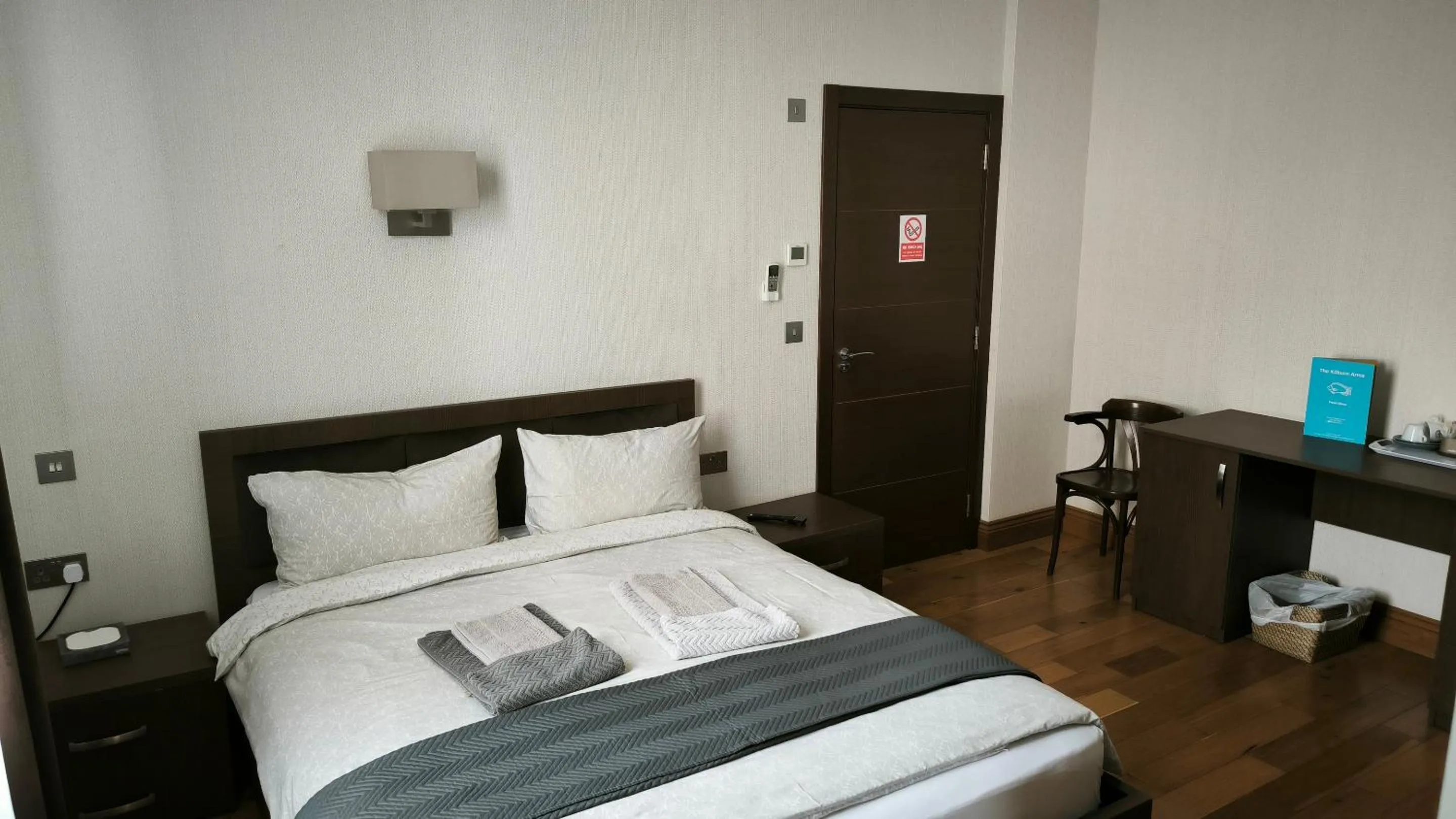 Photo of the whole room, Bed in OYO The Kilburn Arms