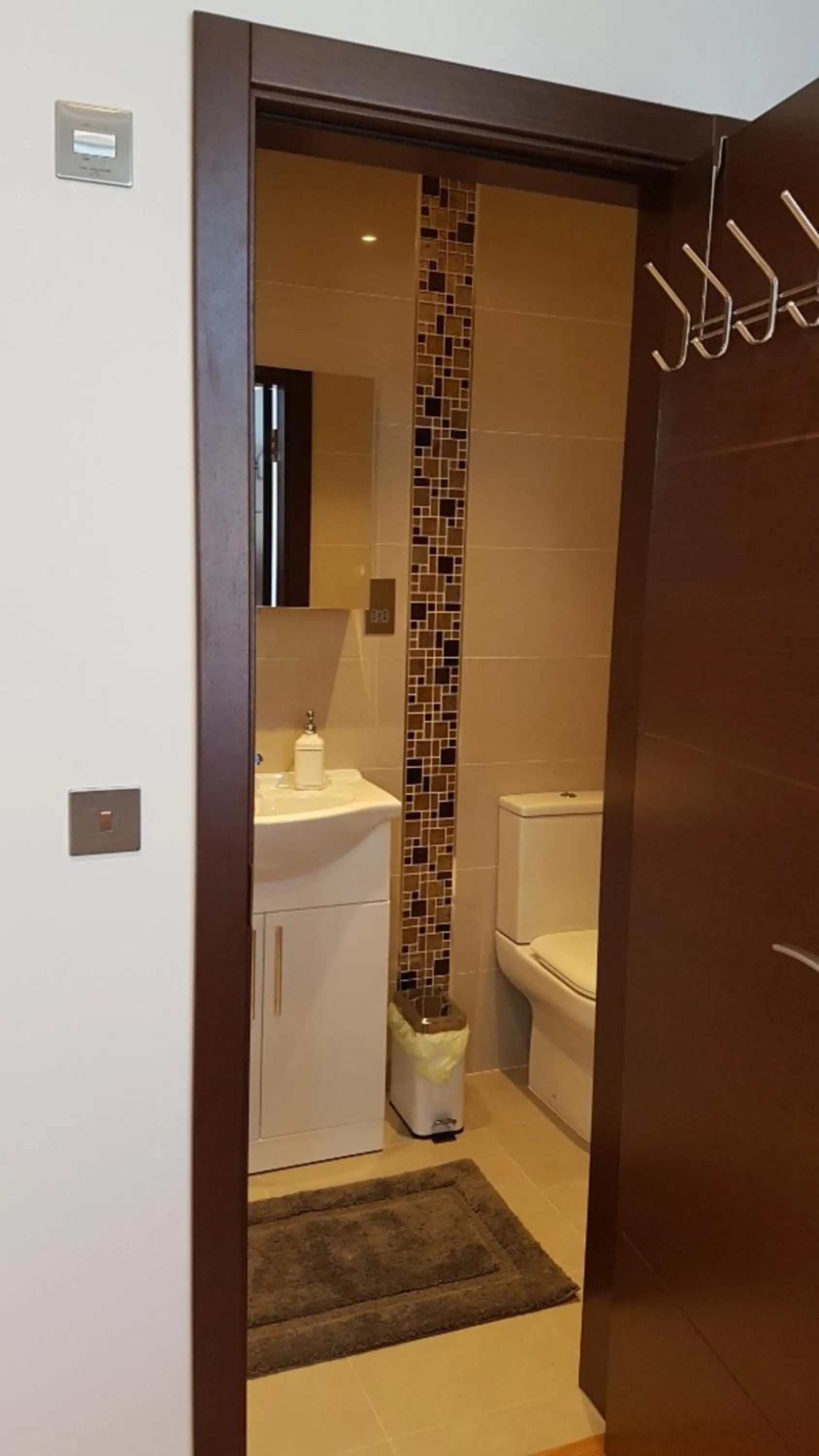 Bathroom in OYO The Kilburn Arms