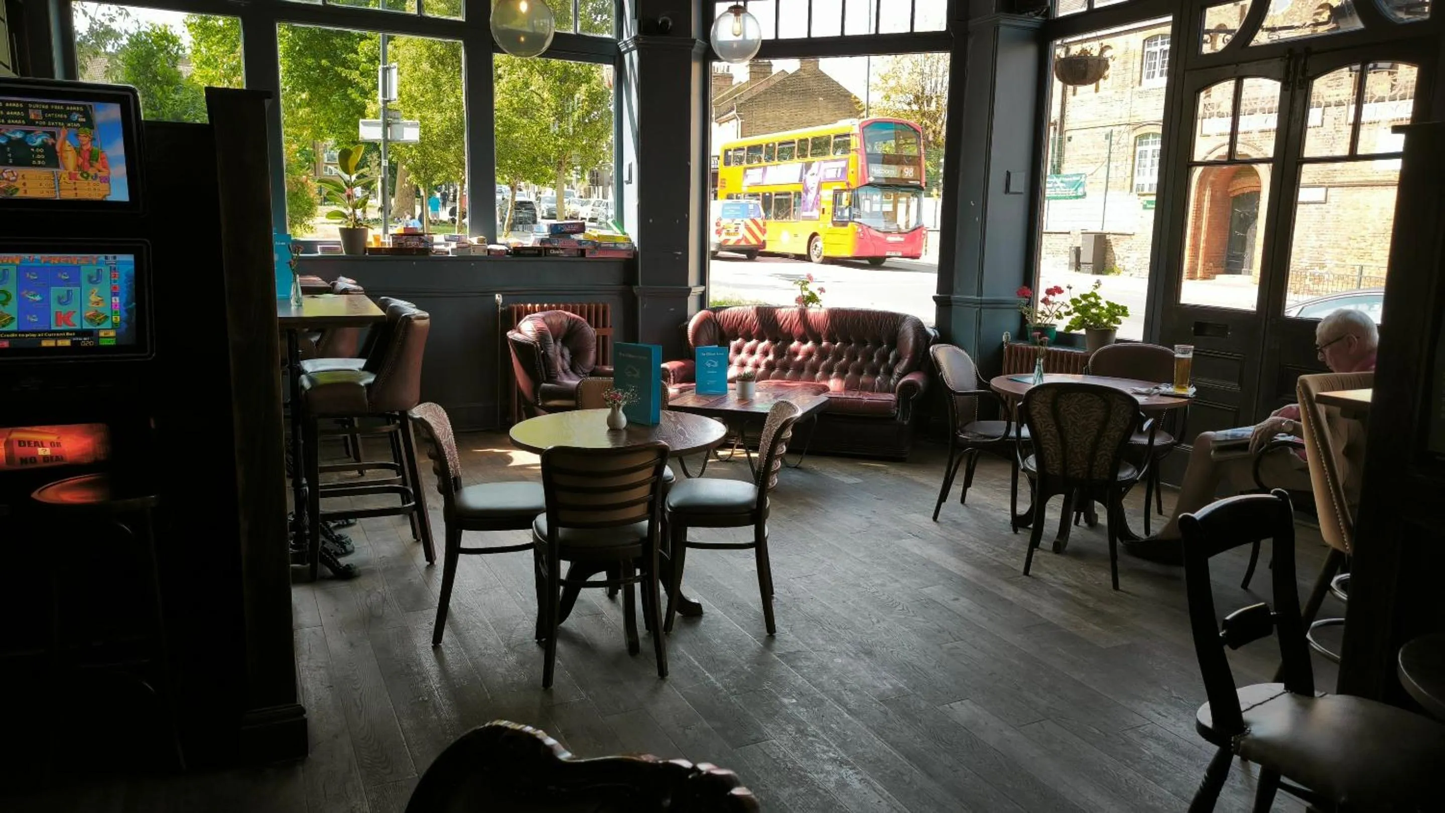 Restaurant/places to eat in OYO The Kilburn Arms