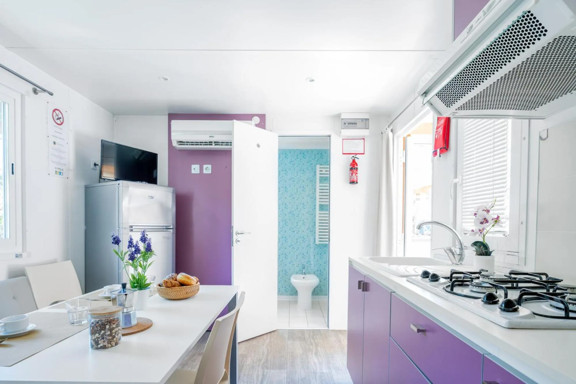 Kitchen or kitchenette in Club del Sole Rivaverde Easy Camping Village