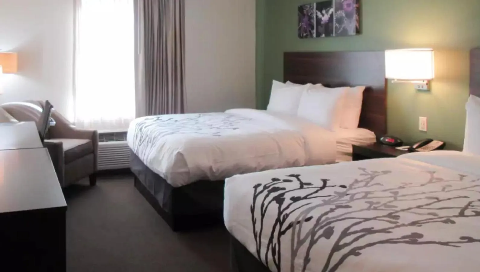 Bedroom in Sleep Inn & Suites Chiloquin-Crater Lake Junction