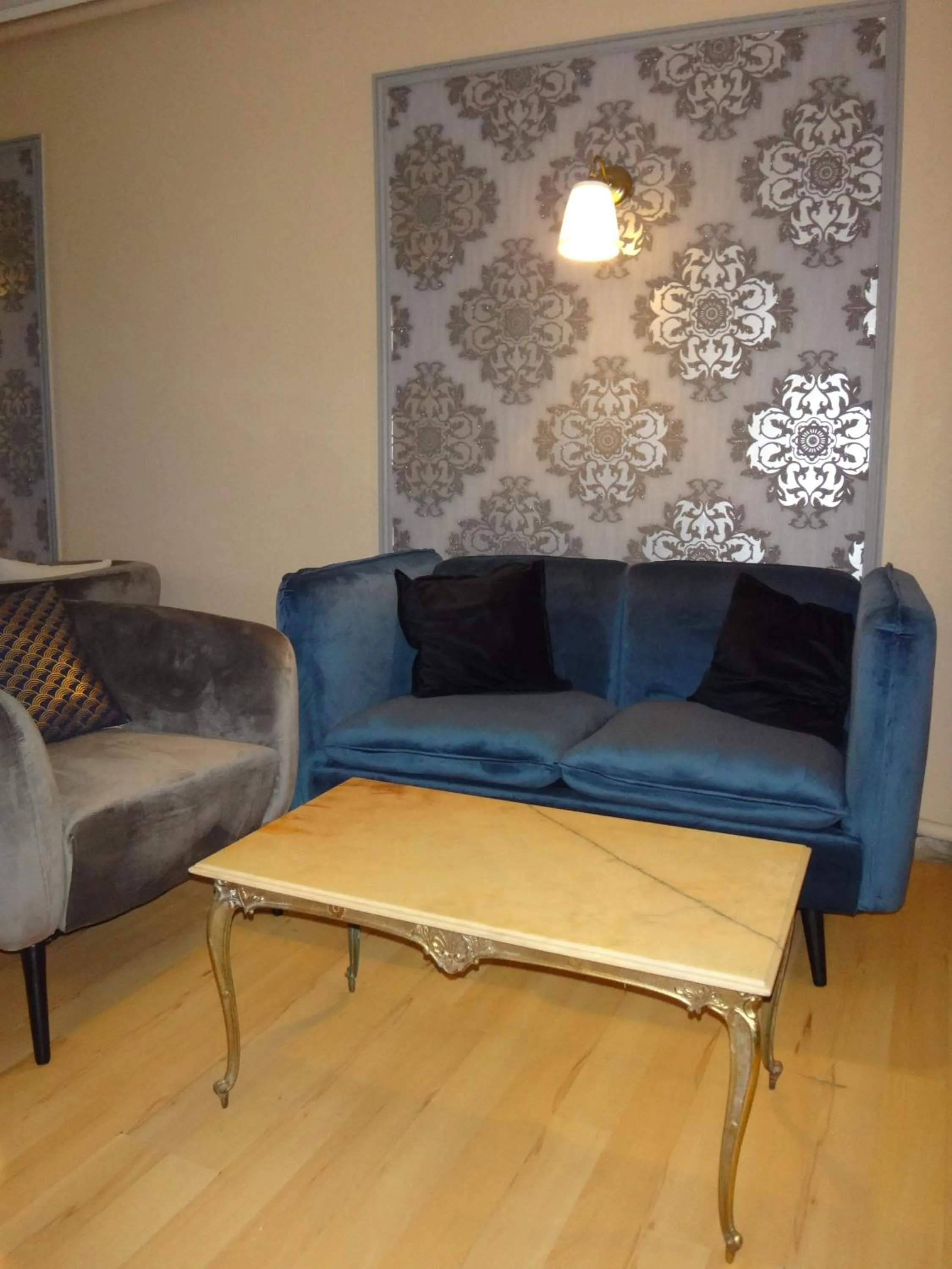 Living room in Hotel du Centre - Restaurant le P'tit Gourmet