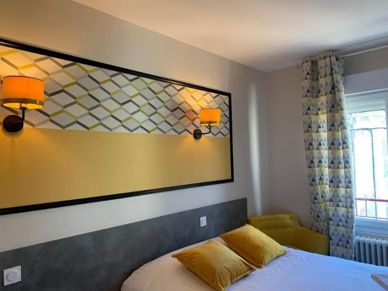 Bedroom, Bed in Hotel du Centre - Restaurant le P'tit Gourmet